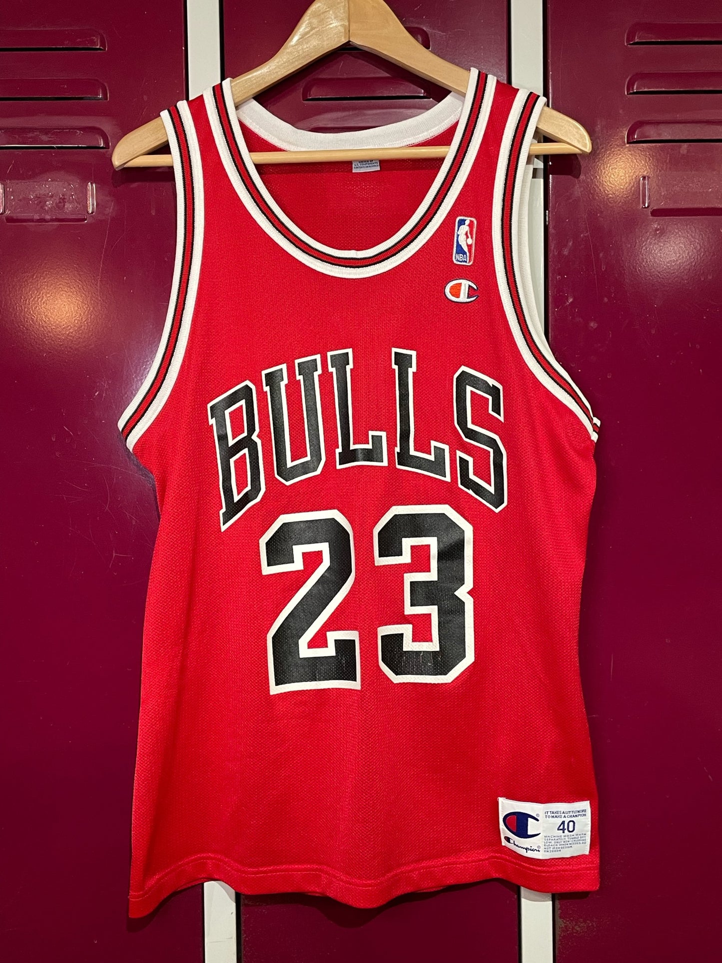 VINTAGE 90s CHAMPION CHICAGO BULLS "MICHAEL JORDAN" NBA JERSEY SZ: 40 = M