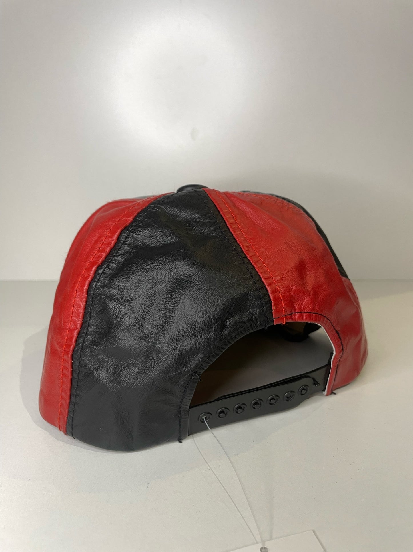 VINTAGE 90s CHICAGO BULLS GENUINE LEATHER SNAPBACK CAP HAT