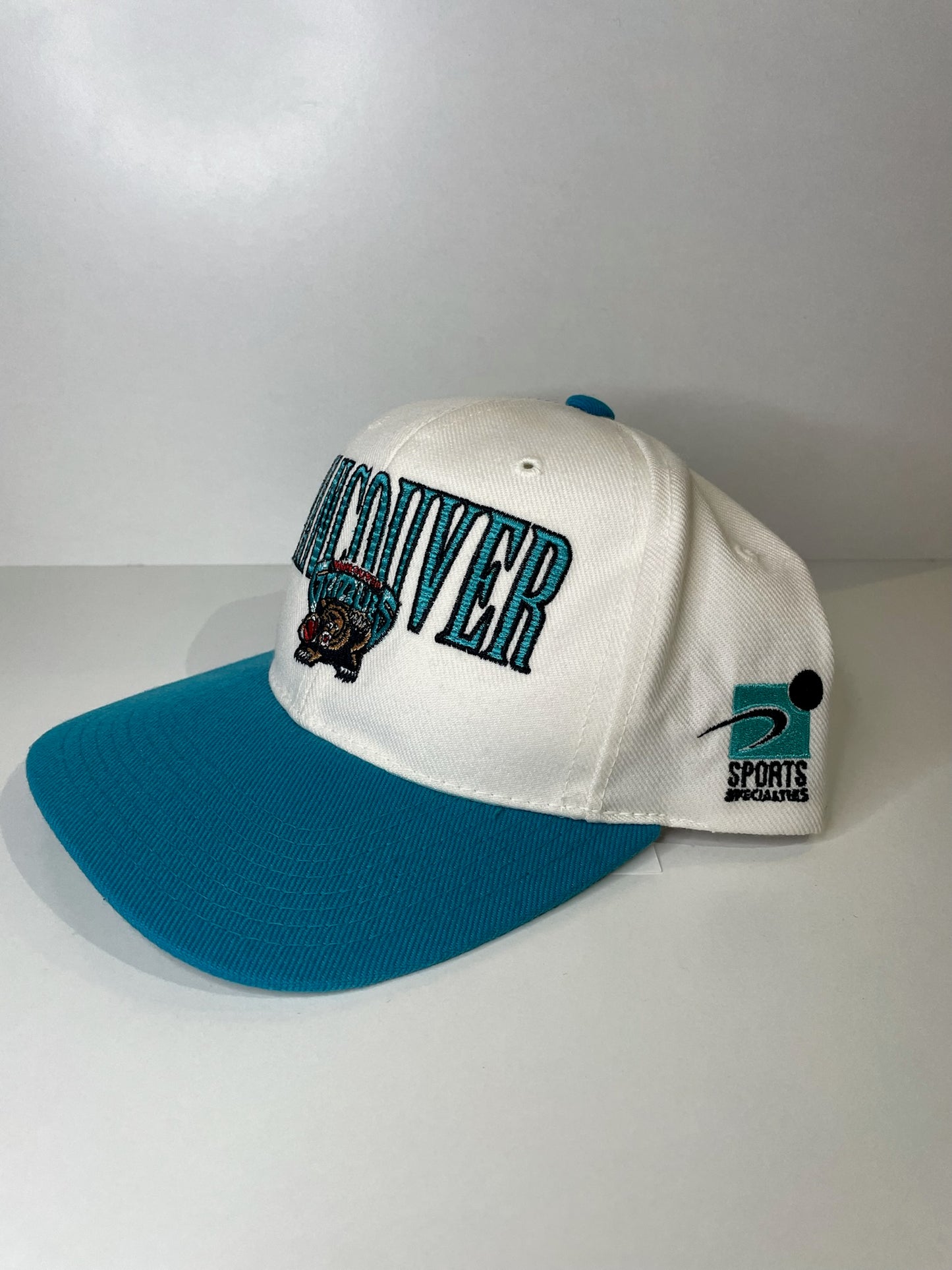 VINTAGE 90s VANCOUVER GRIZZLIES SPORTS SPECIALTIES SNAPBACK CAP HAT