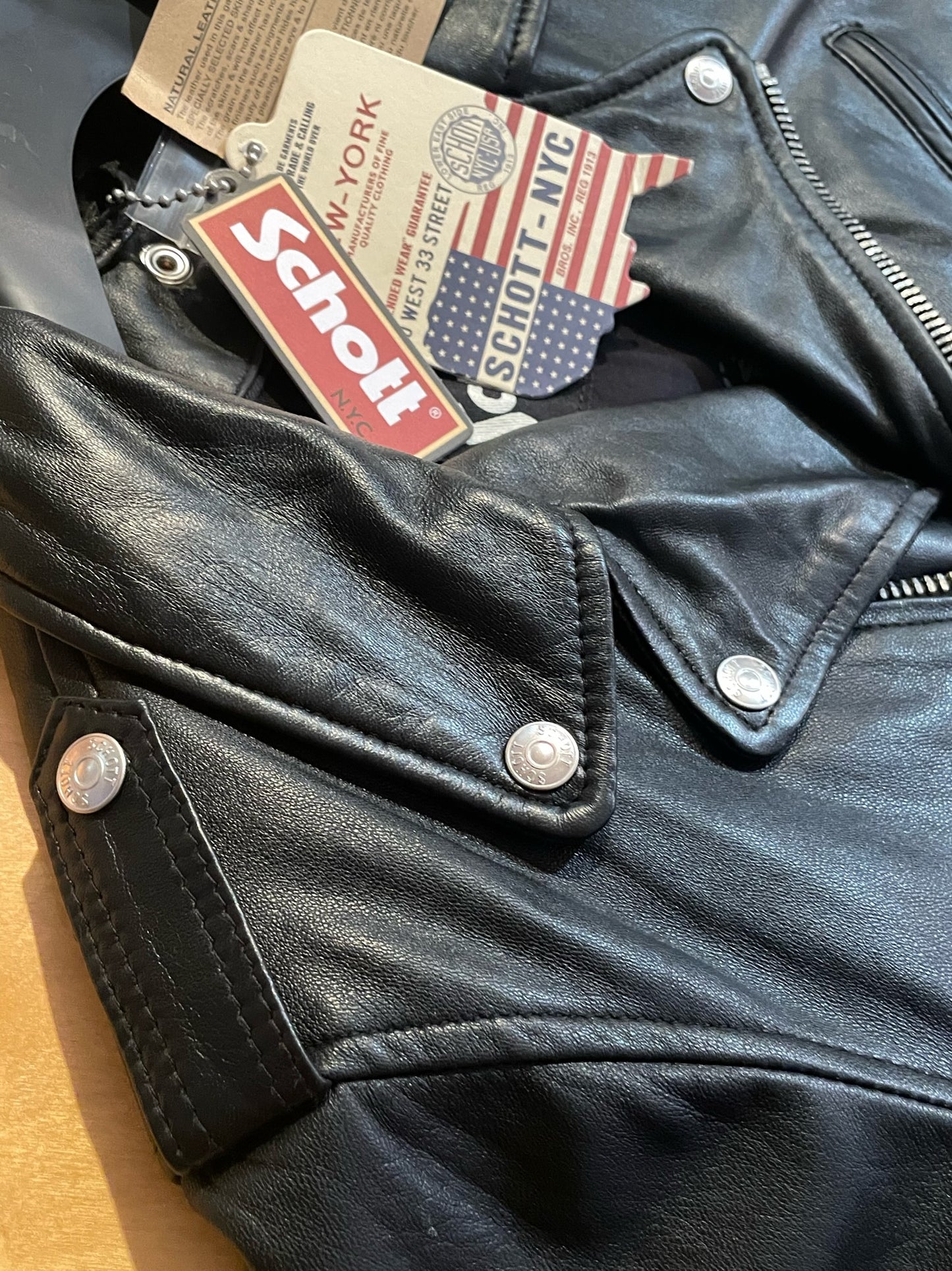 "BRAND NEW" SCHOTT N.Y.C LC1140 PERFECTO LEATHER JACKET SZ: M