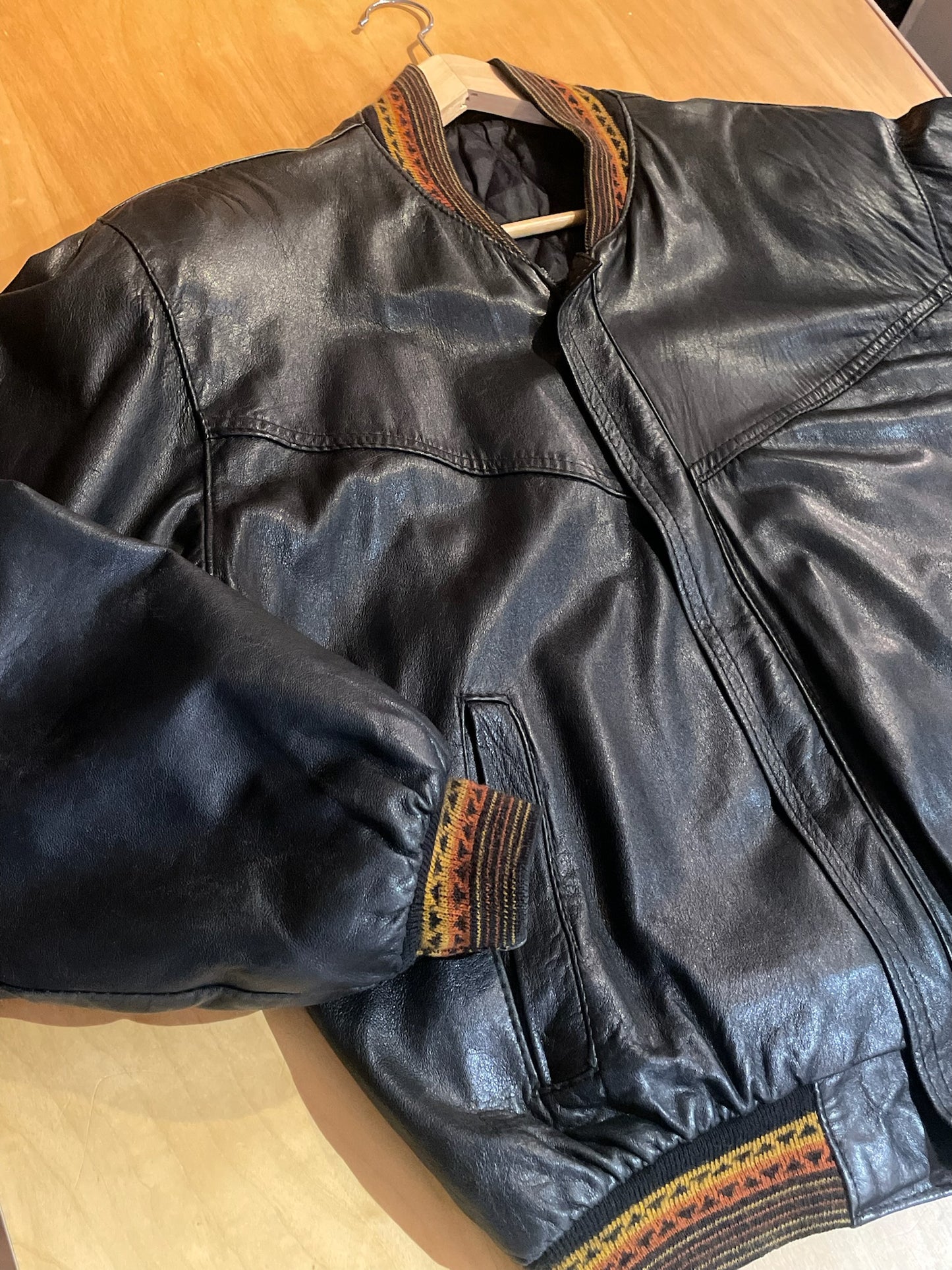 VINTAGE 80s BOMBER LEATHER JACKET SZ: S/M
