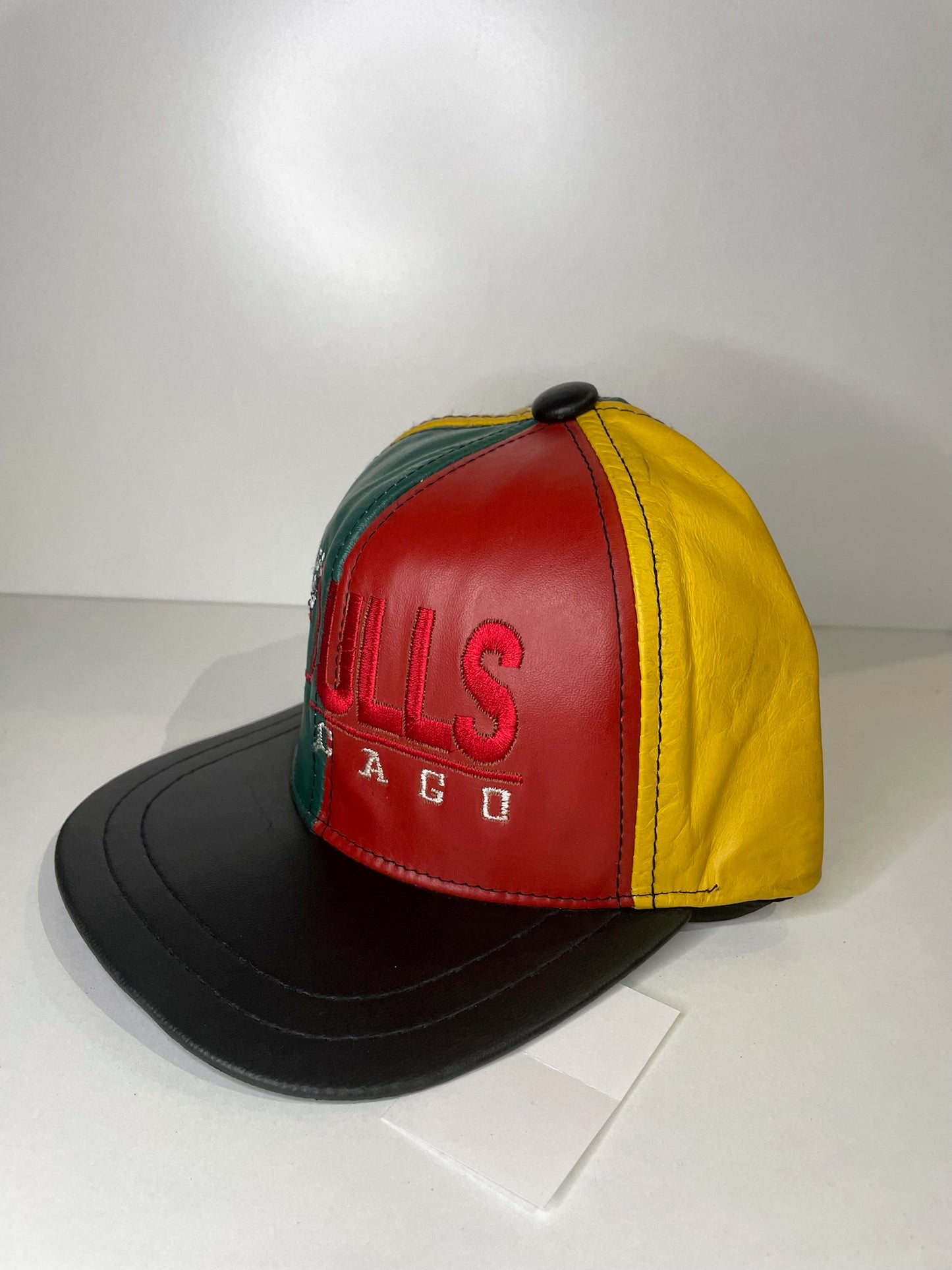 VINTAGE 90s CHICAGO BULLS GENUINE LEATHER "MADE IN USA" SNAPBACK CAP HAT