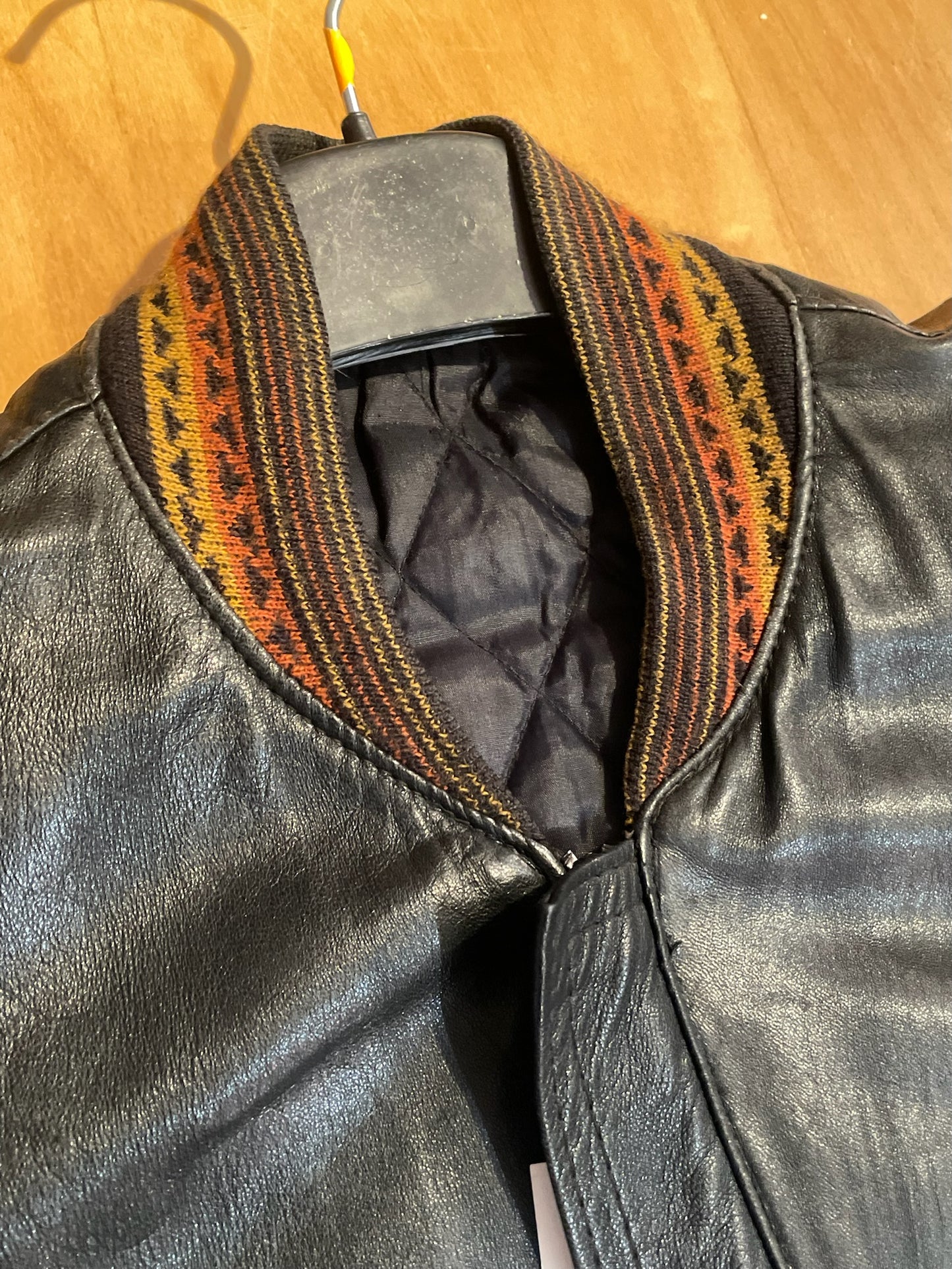 VINTAGE 80s BOMBER LEATHER JACKET SZ: S/M