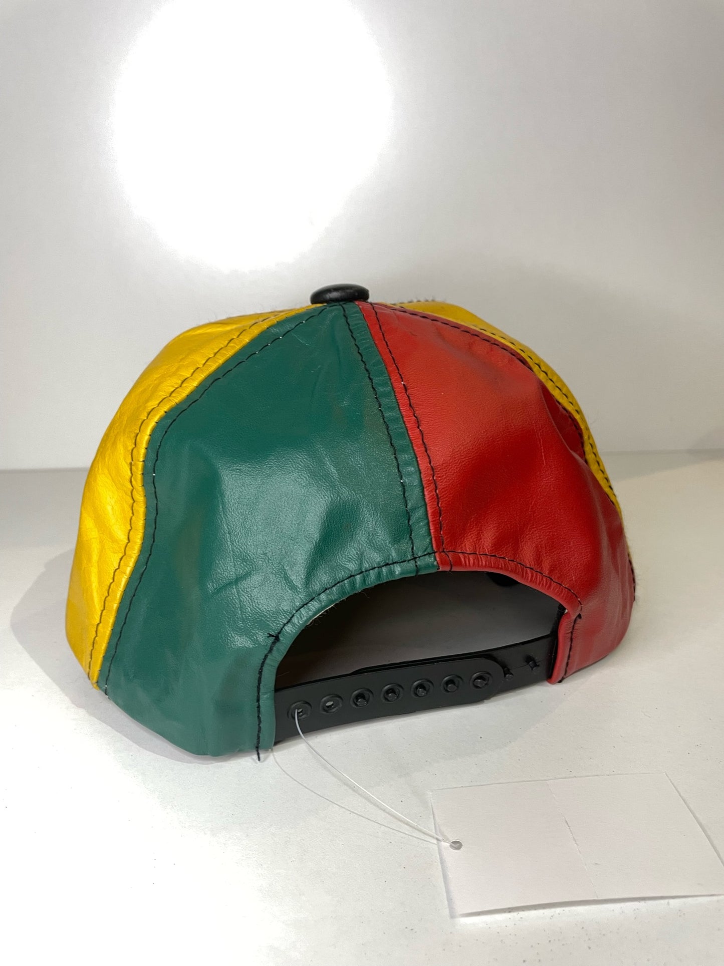 VINTAGE 90s CHICAGO BULLS GENUINE LEATHER "MADE IN USA" SNAPBACK CAP HAT