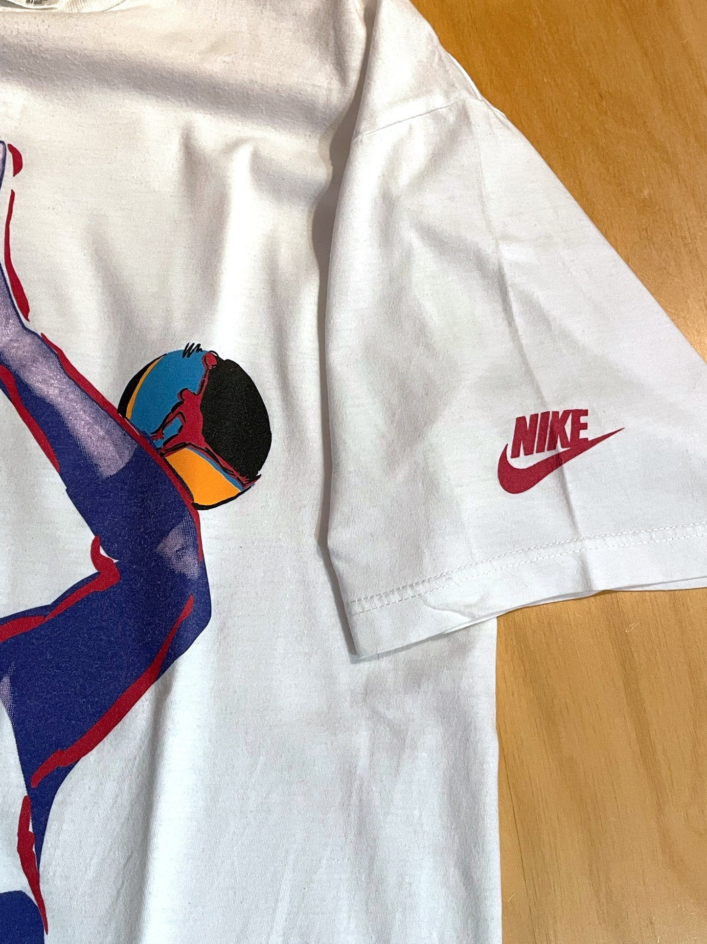 VINTAGE 90s NIKE AIR JORDAN "SHOT" BULLS NBA T-SHIRT SZ: M