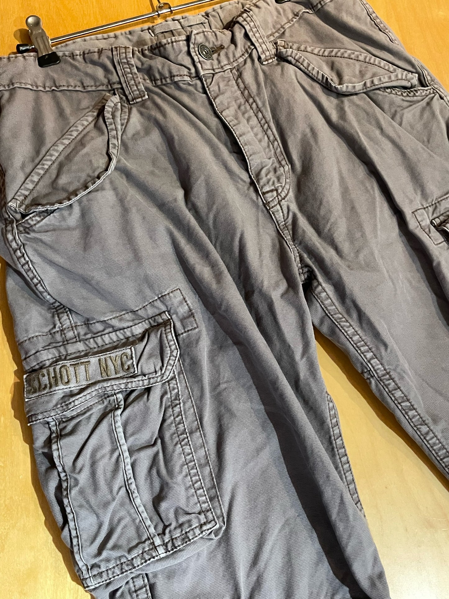 SCHOTT BROS. CARGO SHORTS  SZ: 31