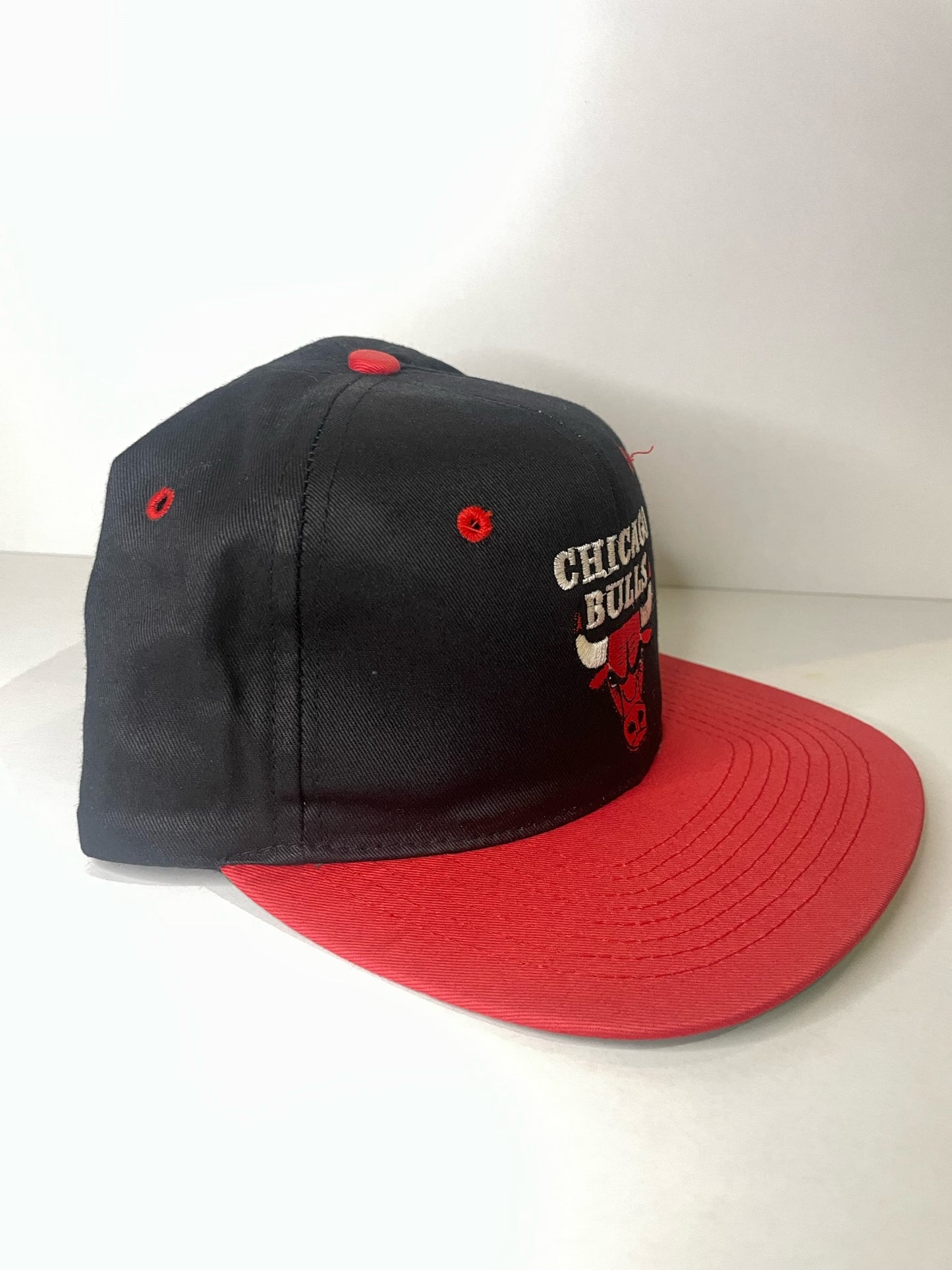 VINTAGE 90s CHICAGO BULLS COMPETITOR SNAPBACK CAP HAT