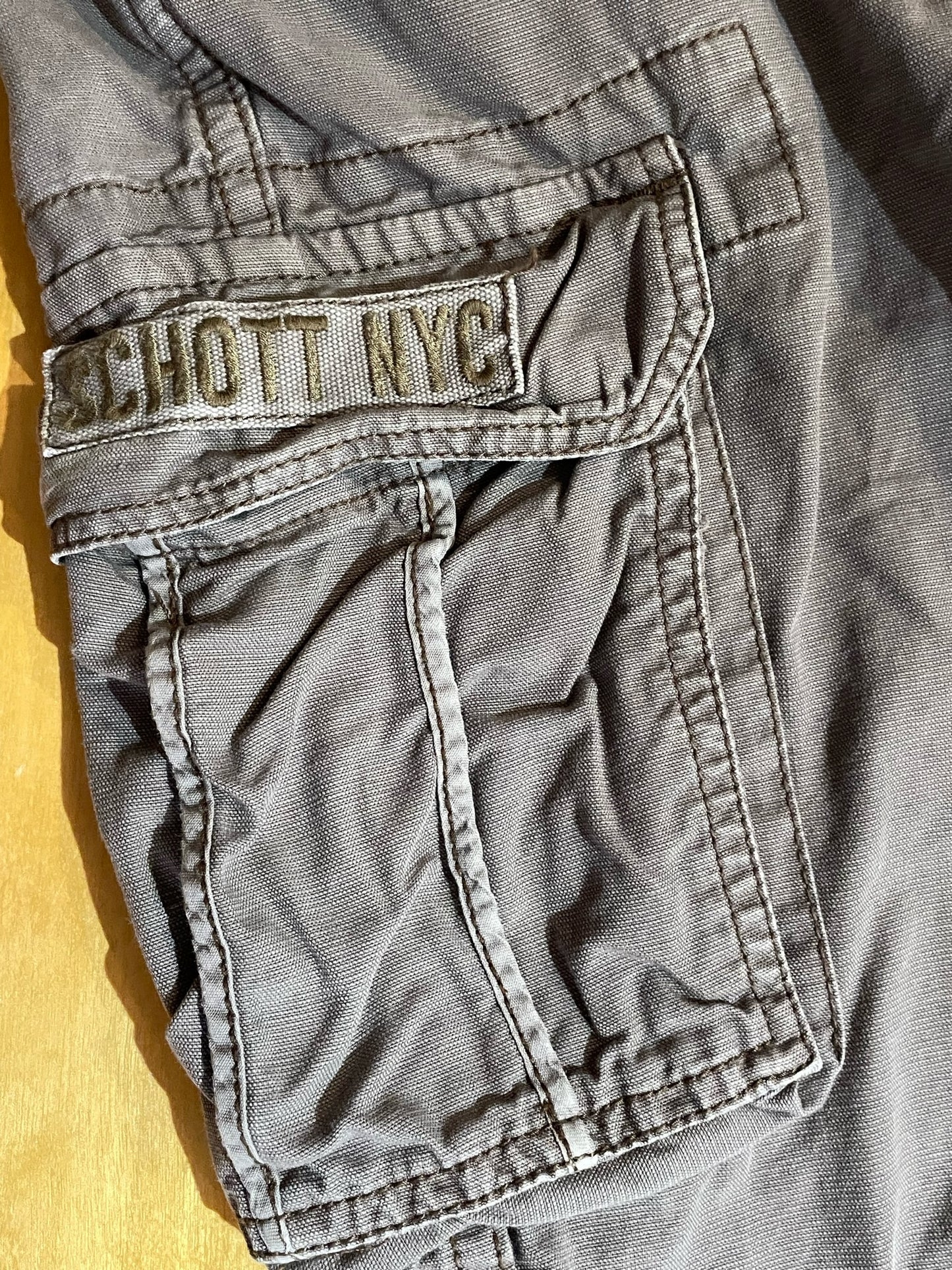 SCHOTT BROS. CARGO SHORTS  SZ: 31