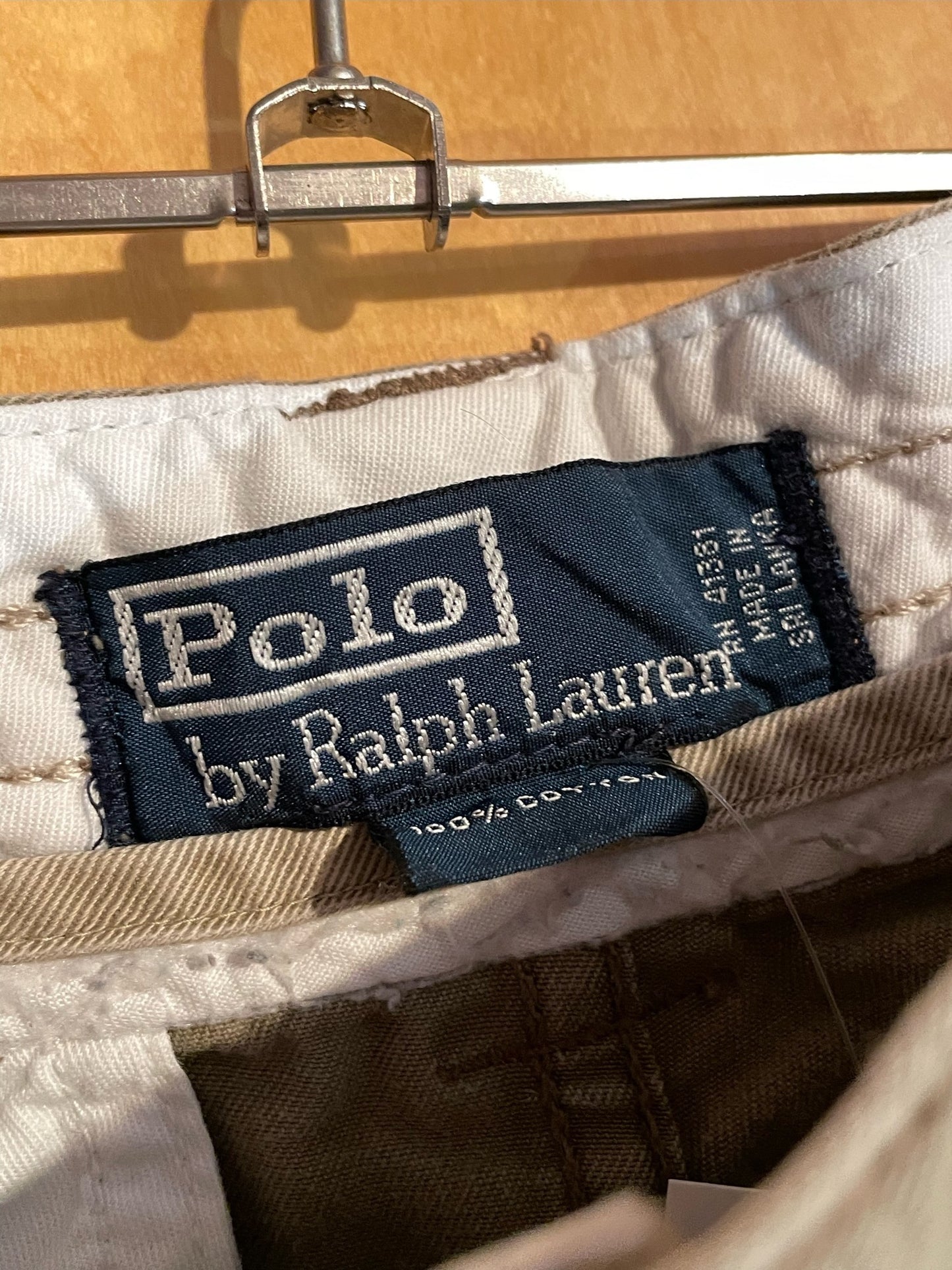 POLO RALPH LAUREN CARGO SHORTS  SZ: 34