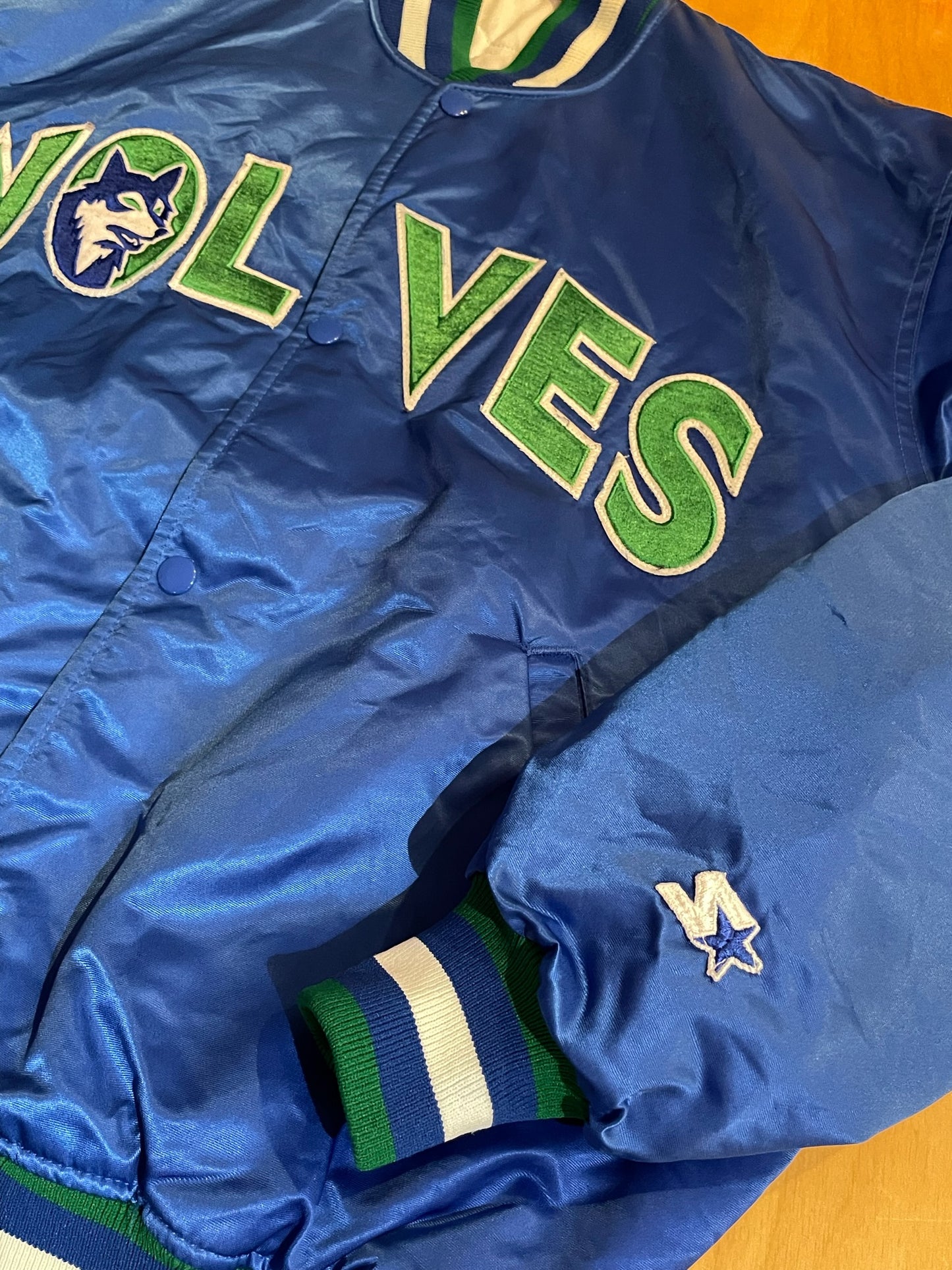 VINTAGE 90s STARTER MINNESOTA TIMBERWOLVES NBA SATIN JACKET SZ: L