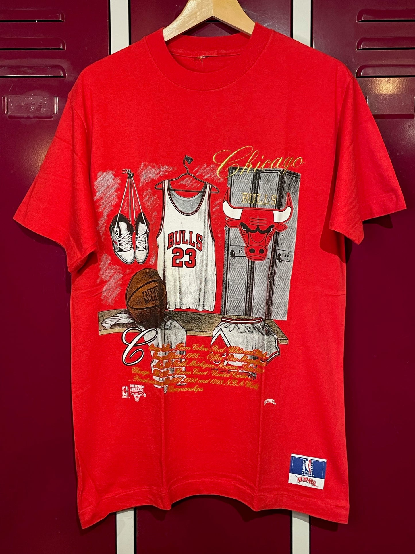 VINTAGE 90s NUTMEG CHICAGO BULLS "JORDAN" NBA T-SHIRT SZ: L