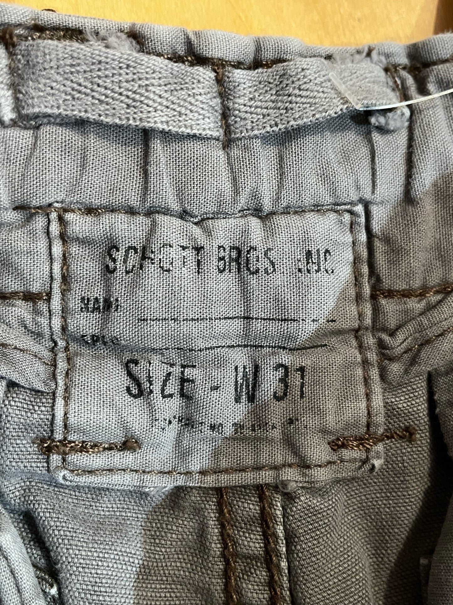 SCHOTT BROS. CARGO SHORTS  SZ: 31