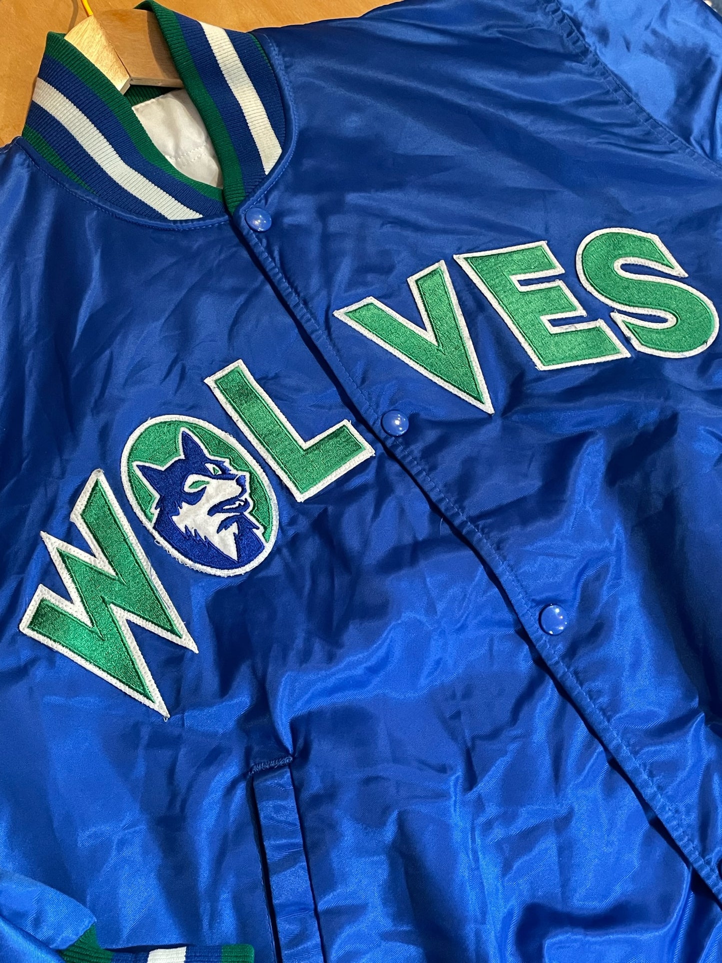 VINTAGE 90s STARTER MINNESOTA TIMBERWOLVES NBA SATIN JACKET SZ: L