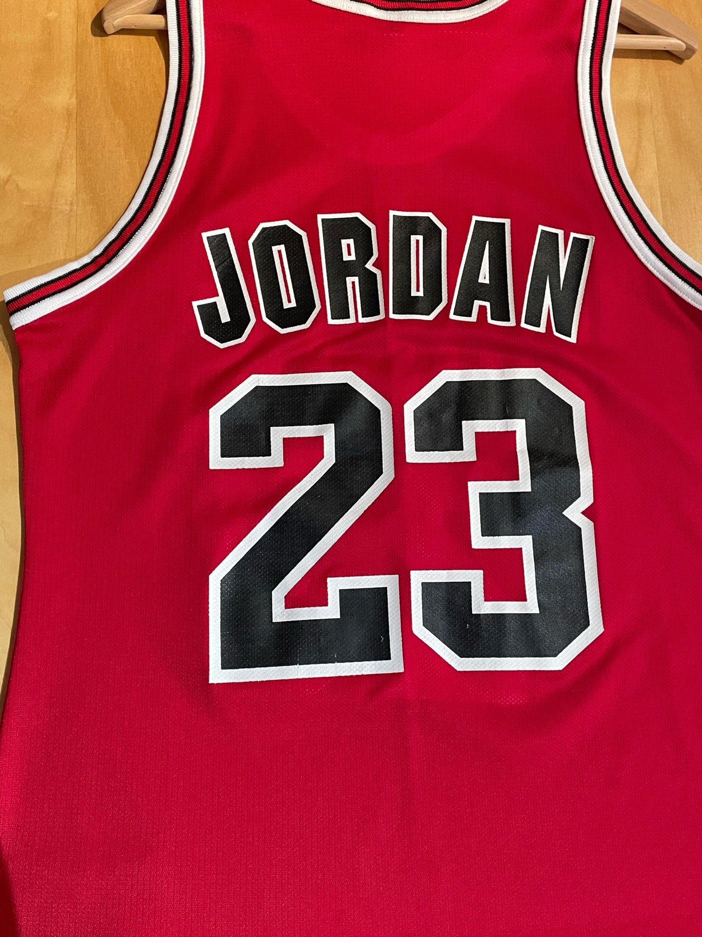 VINTAGE 90s CHAMPION CHICAGO BULLS "MICHAEL JORDAN" NBA JERSEY SZ: 40 = M