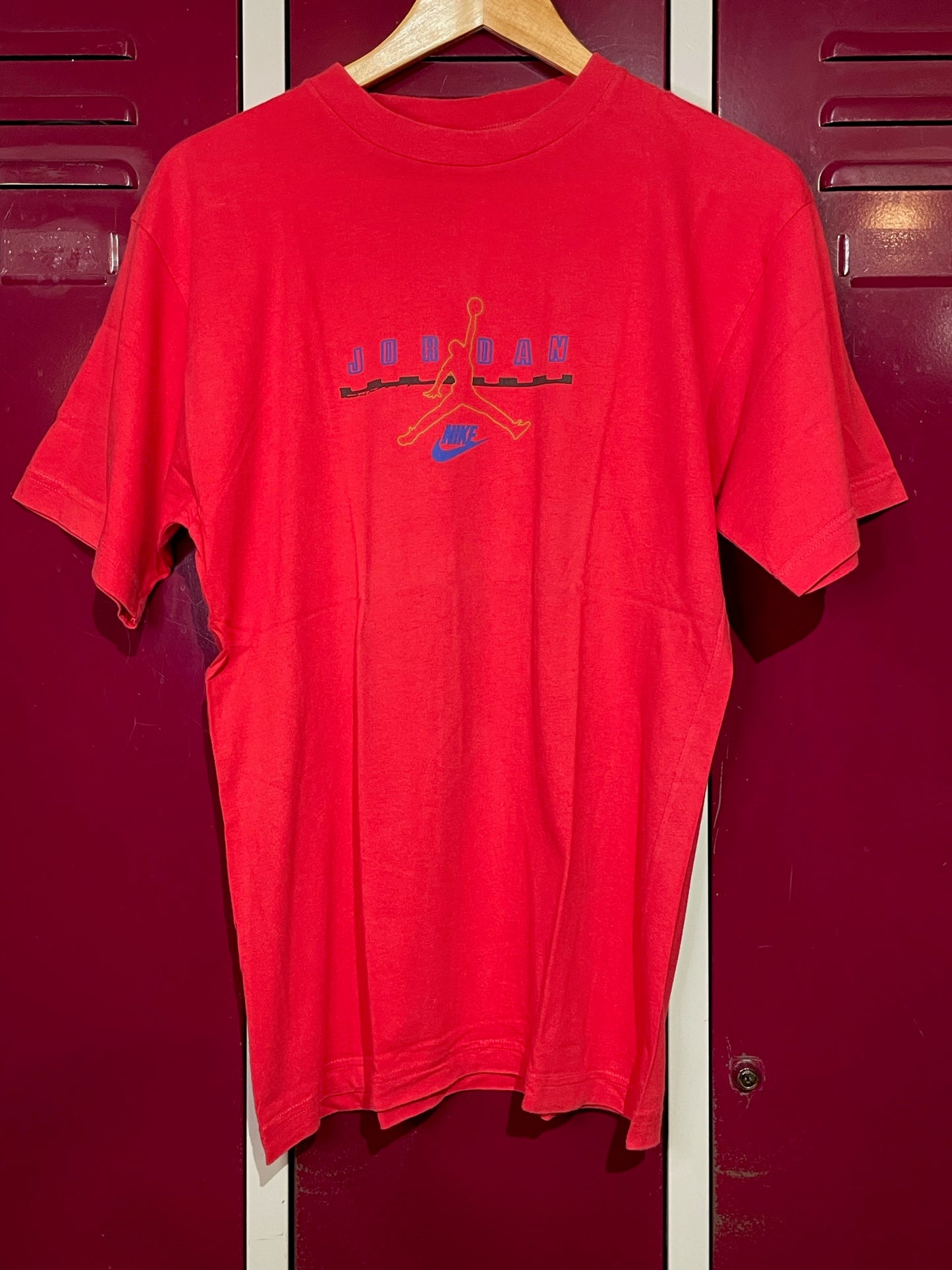 VINTAGE 90s NIKE AIR JORDAN "BACK PICTURES" NBA T-SHIRT SZ: M