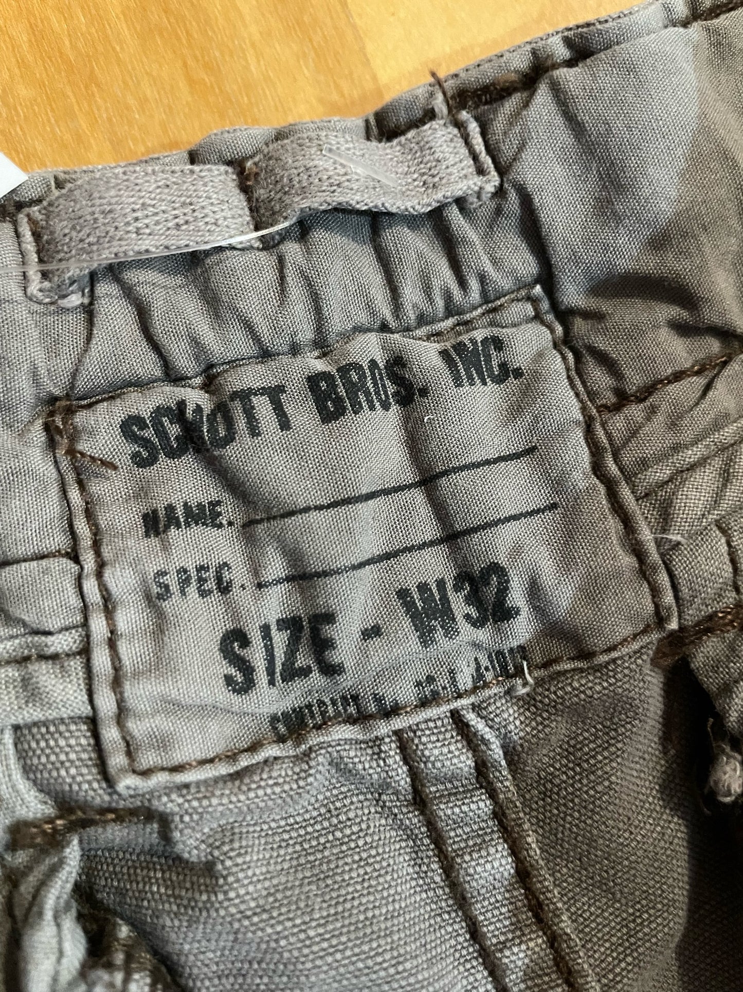 SCHOTT BROS. CARGO SHORTS  SZ: 32