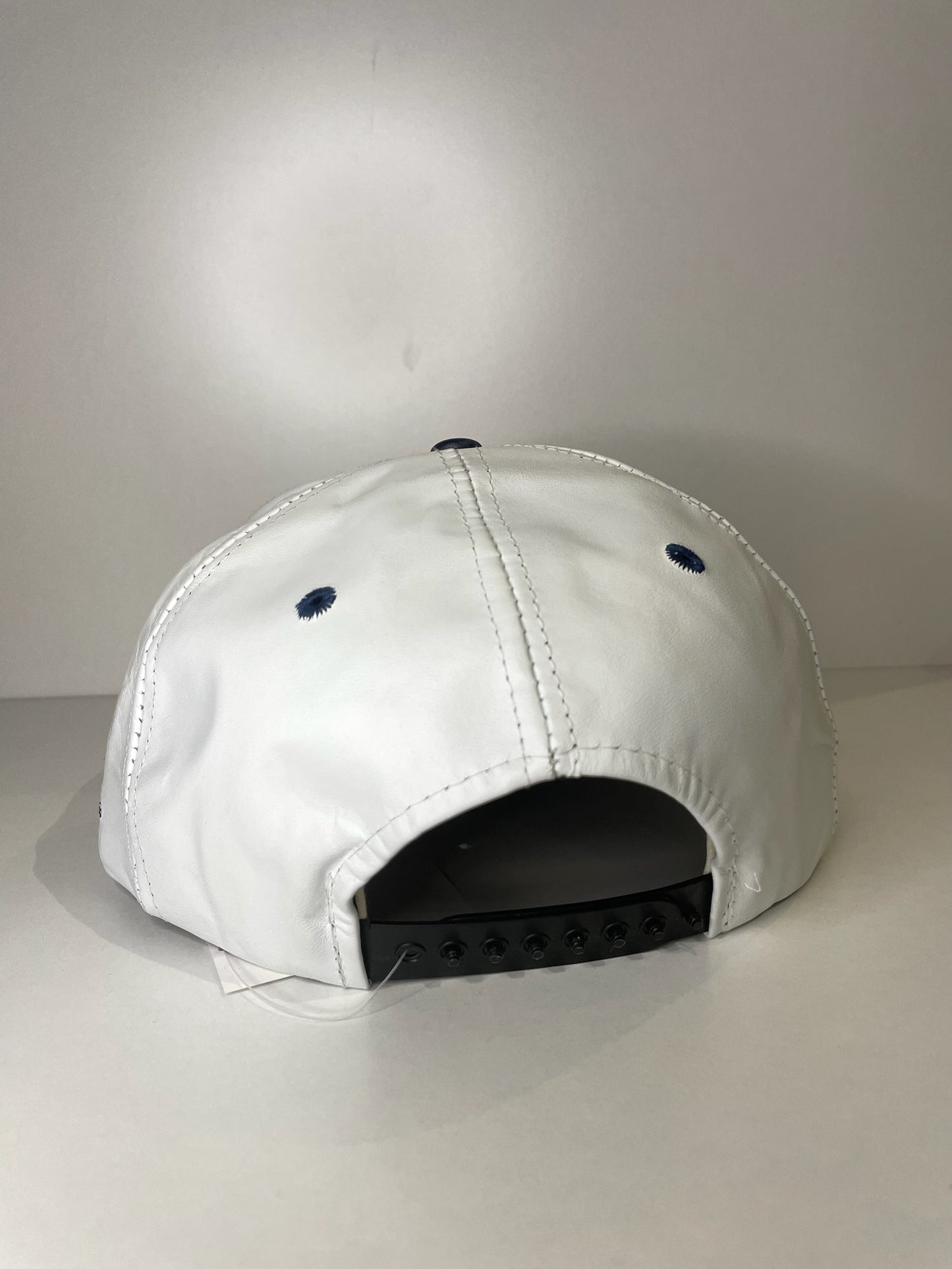 VINTAGE 90s MICHIGAN WOLVERINES MODERN GENUINE LEATHER SNAPBACK CAP HAT