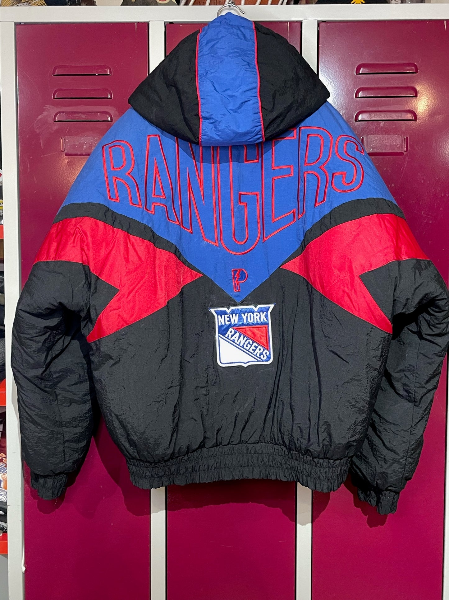 VINTAGE 90s PRO PLAYER NEW YORK RANGERS NHL PUFFER JACKET SZ: L