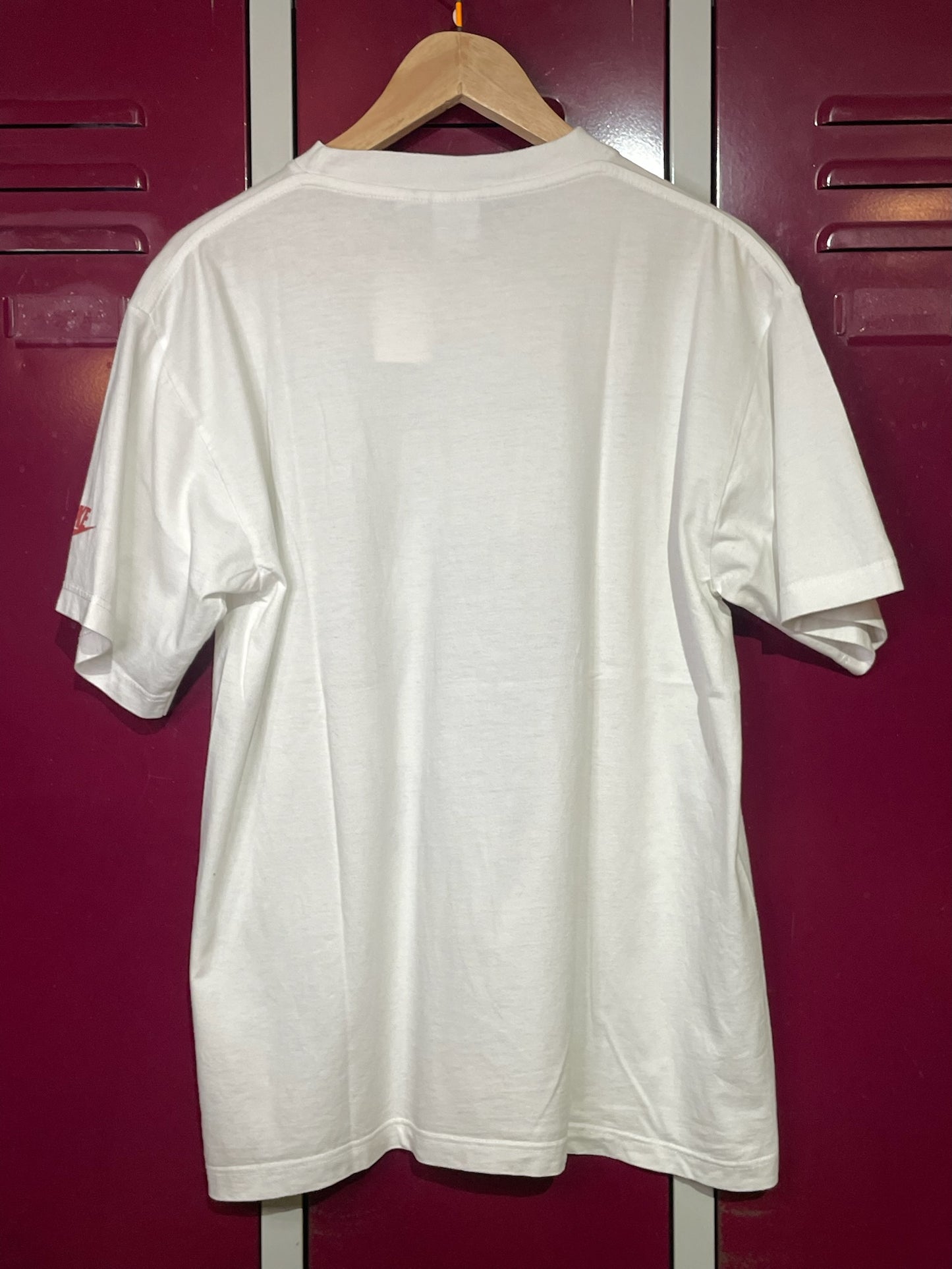 VINTAGE 90s NIKE AIR JORDAN "SHOT" BULLS NBA T-SHIRT SZ: M