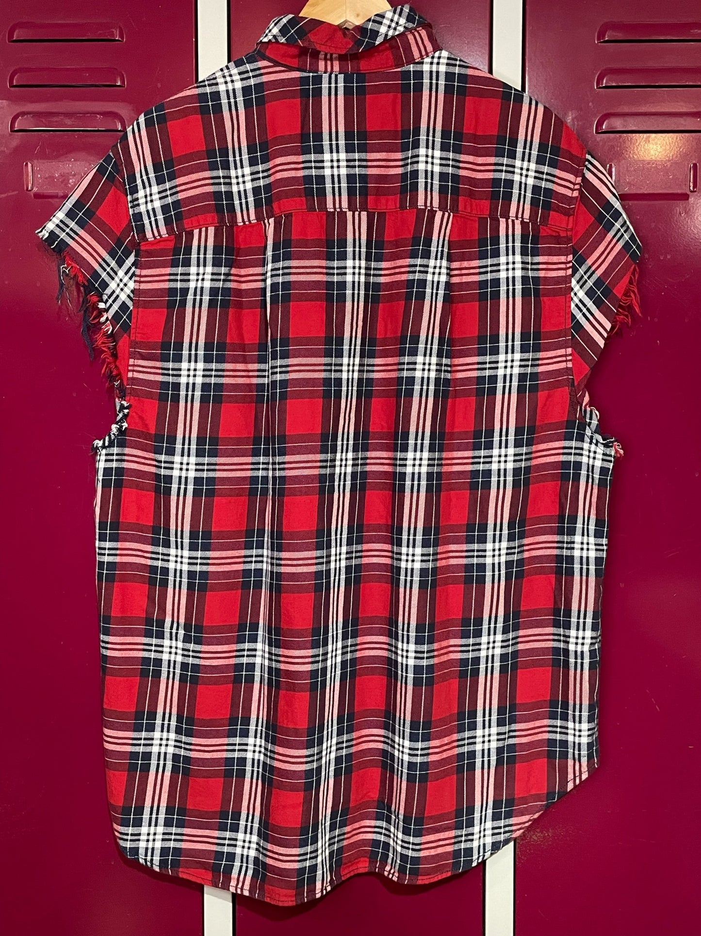 RETRO CHECKED CUT OFF SLEEVES SHIRT SZ: L