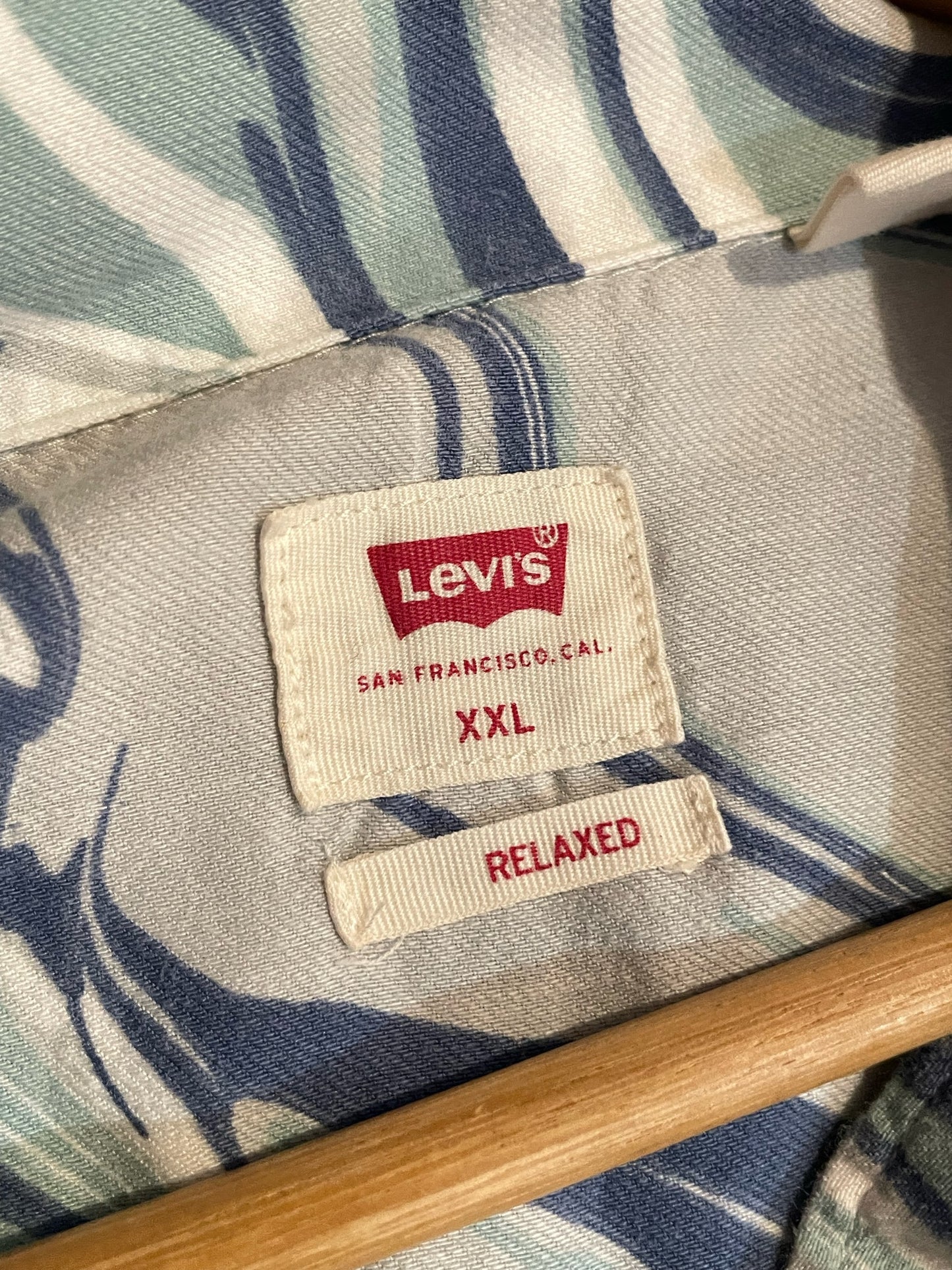 LEVI'S WAVE SHORT SLEEVES SHIRT SZ: XXL