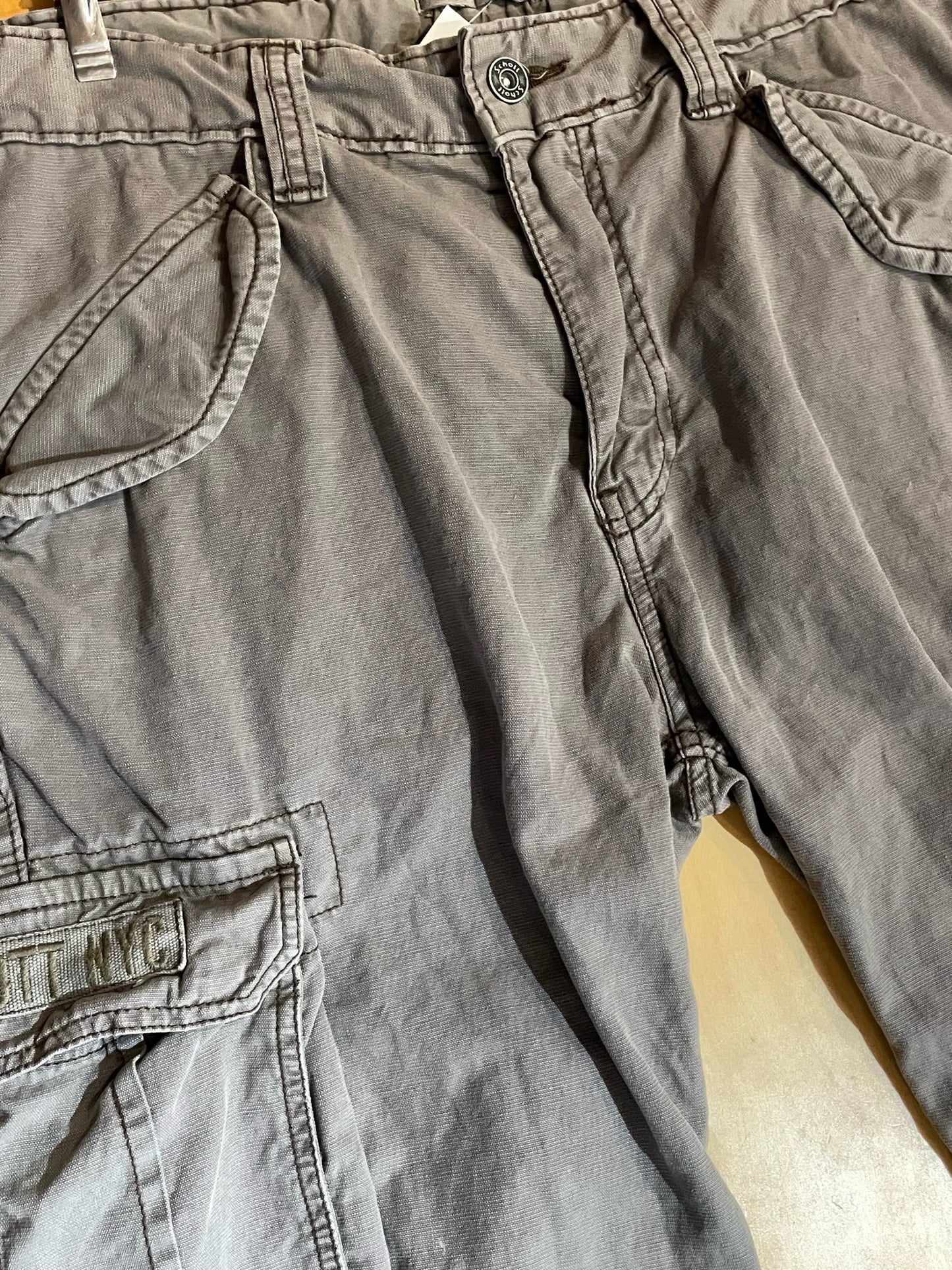 SCHOTT BROS. CARGO SHORTS  SZ: 32