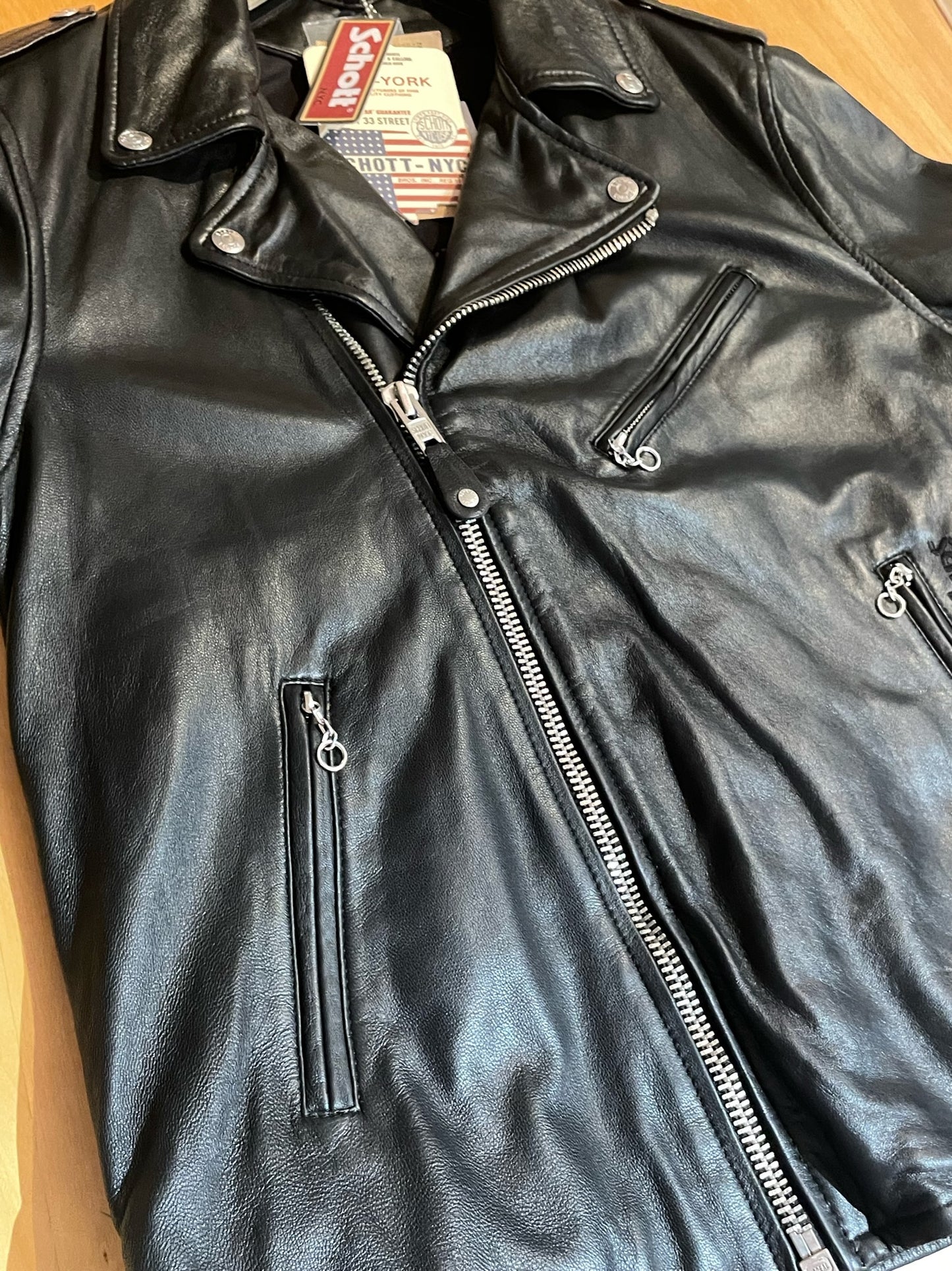 "BRAND NEW" SCHOTT N.Y.C LC1140 PERFECTO LEATHER JACKET SZ: M