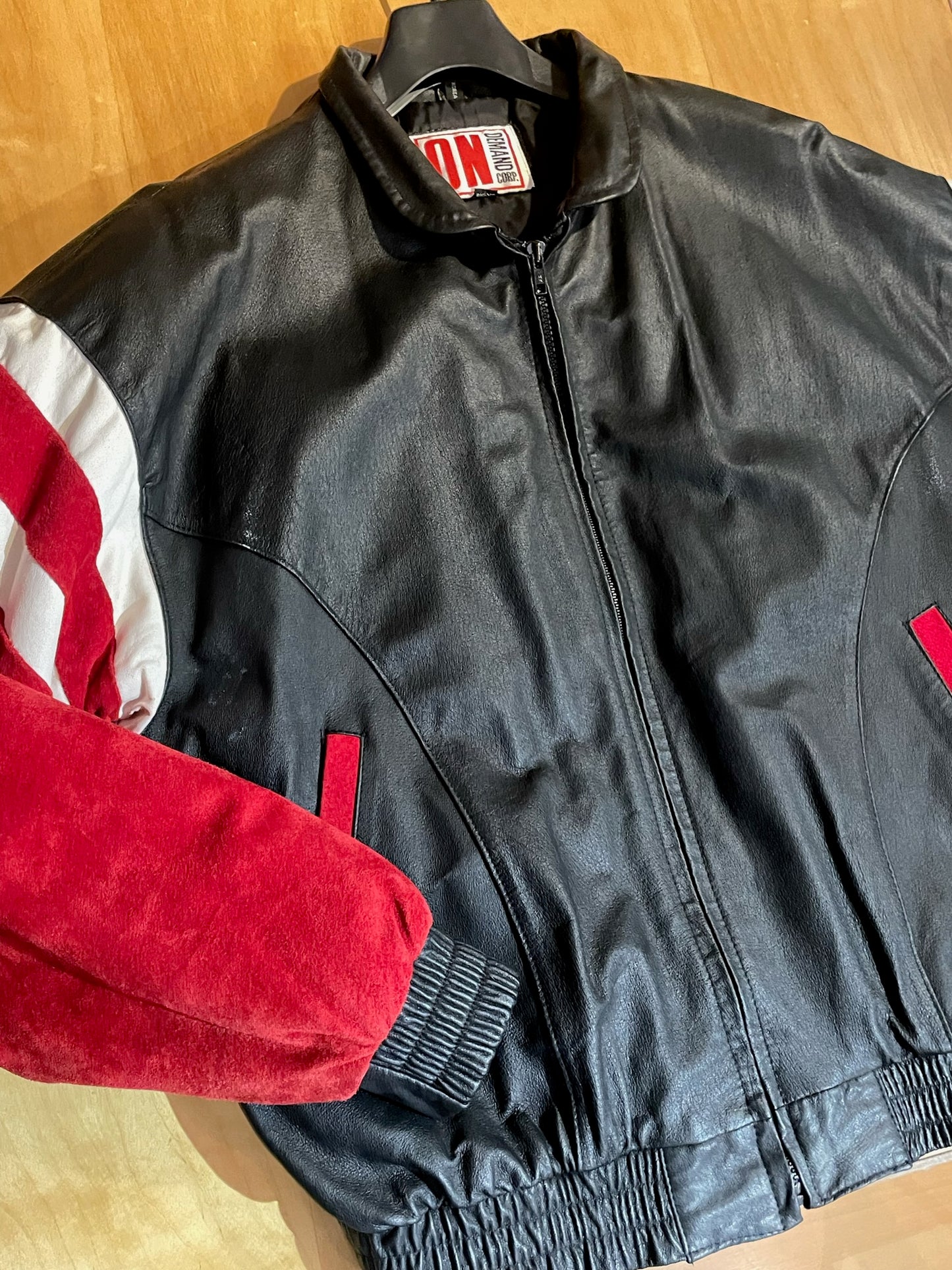 VINTAGE 90s ON DEMAND CORP. CHICAGO BULLS VARSITY JACKET SZ: XL
