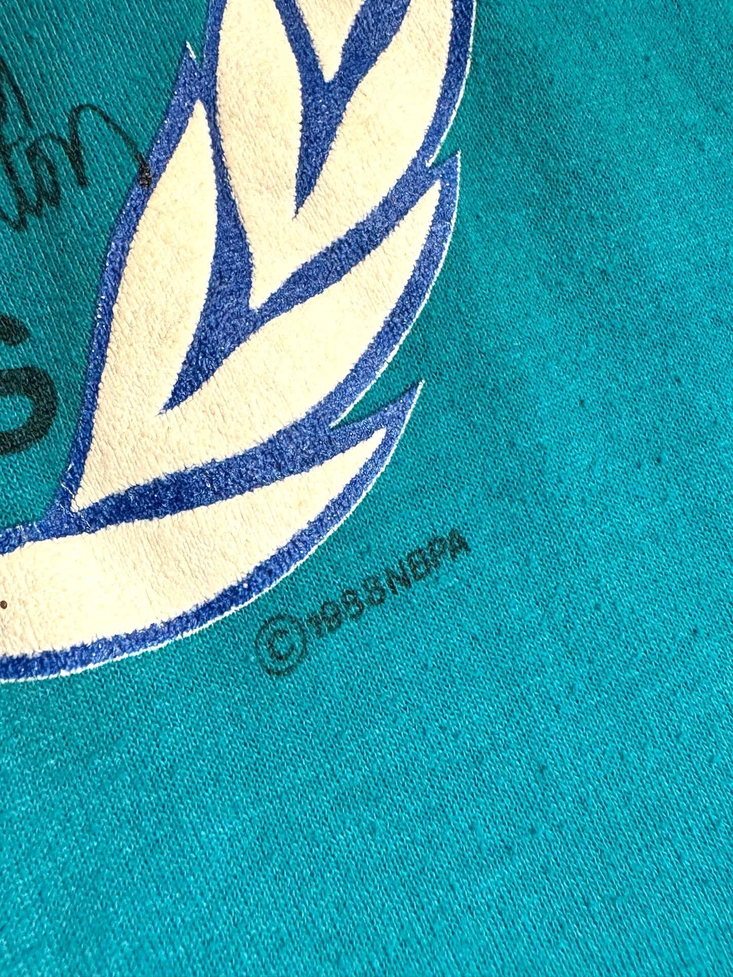 VINTAGE 1988 CHARLOTTE HORNETS "SIGNATURES" JERZEES T-SHIRT SZ: XL