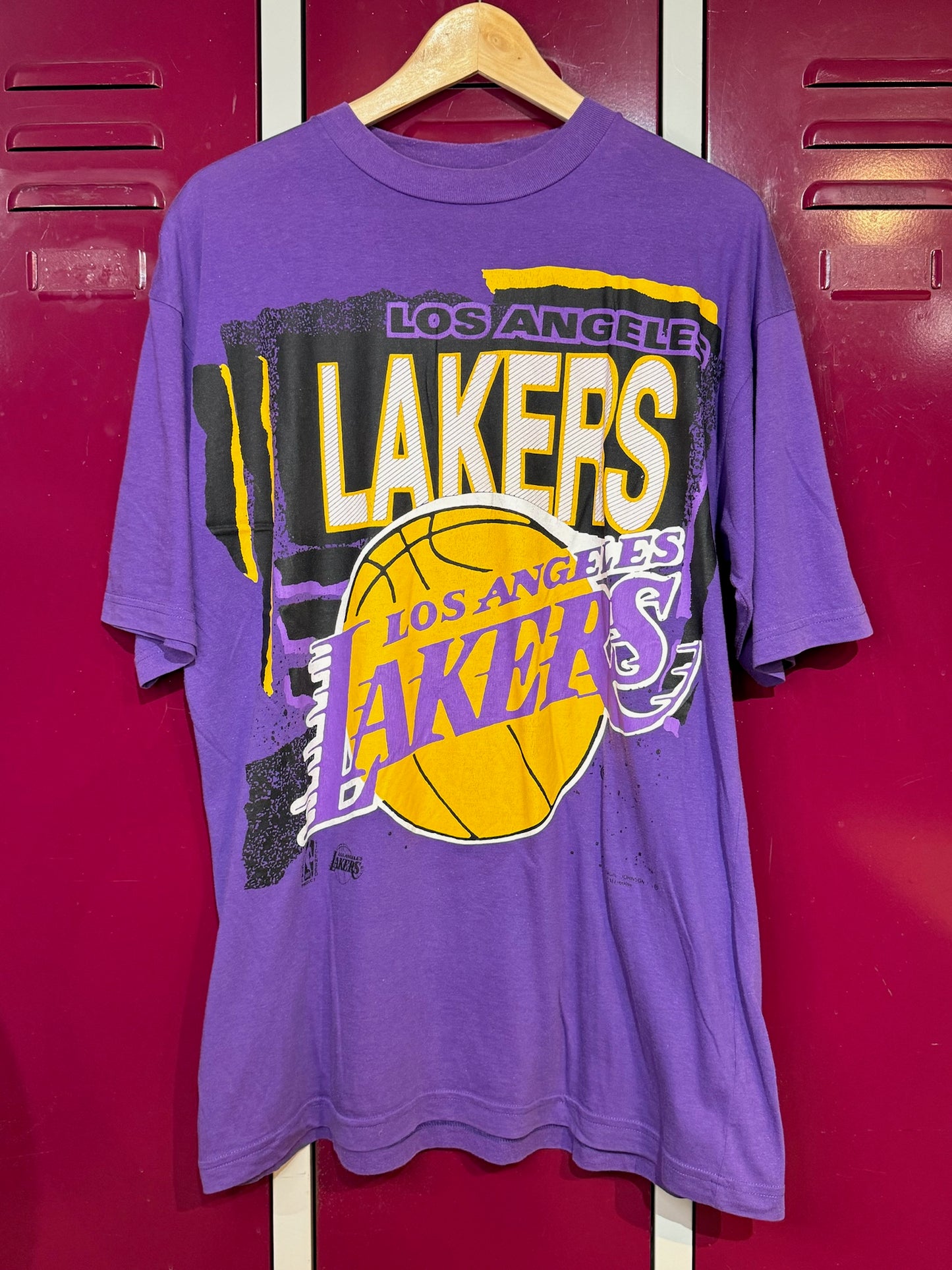 VINTAGE 90s LOS ANGELES LAKERS BY MAGIC JOHNSON NBA T-SHIRT SZ: M