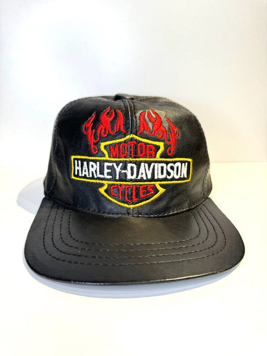 VINTAGE HARLEY DAVIDSON GENUINE LEATHER "LOGO FLAMES" MOTORCYCLE SCRATCHBACK CAP HAT