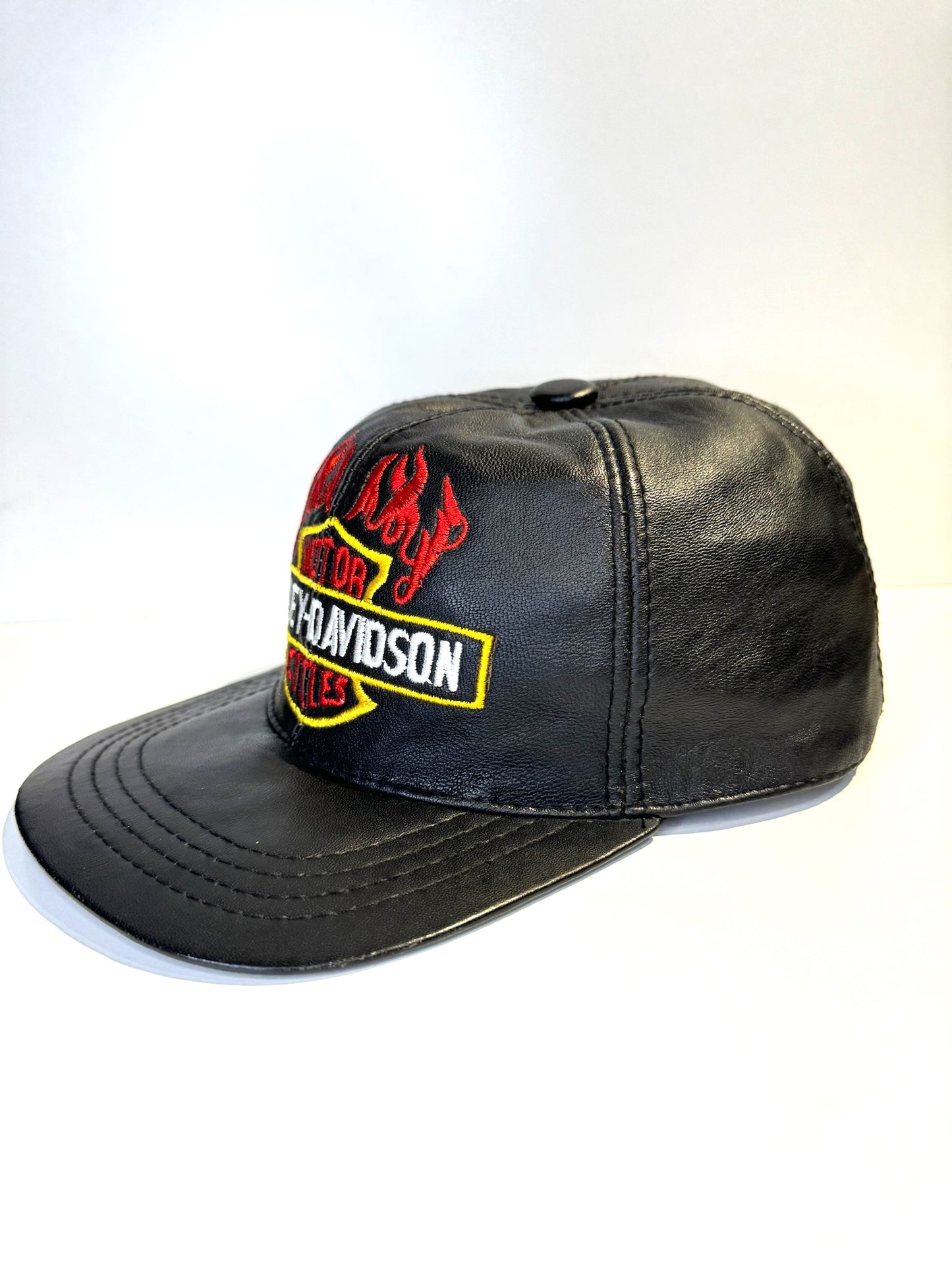VINTAGE HARLEY DAVIDSON GENUINE LEATHER "LOGO FLAMES" MOTORCYCLE SCRATCHBACK CAP HAT