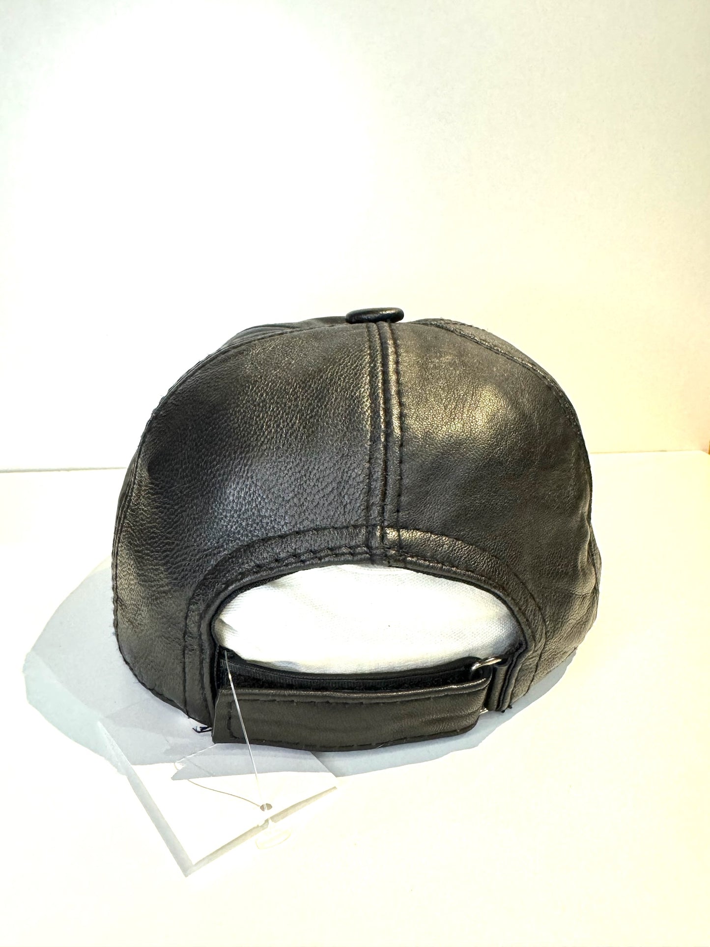 VINTAGE HARLEY DAVIDSON GENUINE LEATHER "LOGO FLAMES" MOTORCYCLE SCRATCHBACK CAP HAT
