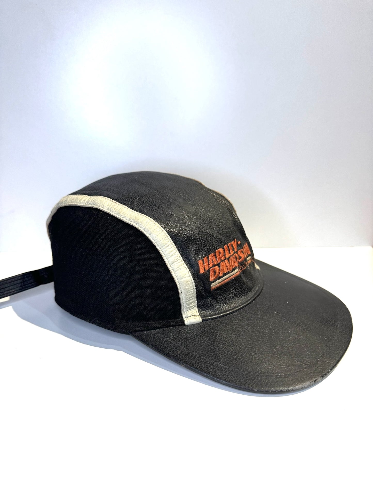 VINTAGE 90s HARLEY DAVIDSON GENUINE LEATHER MOTORCYCLE 3 PANEL STRAPBACK CAP HAT