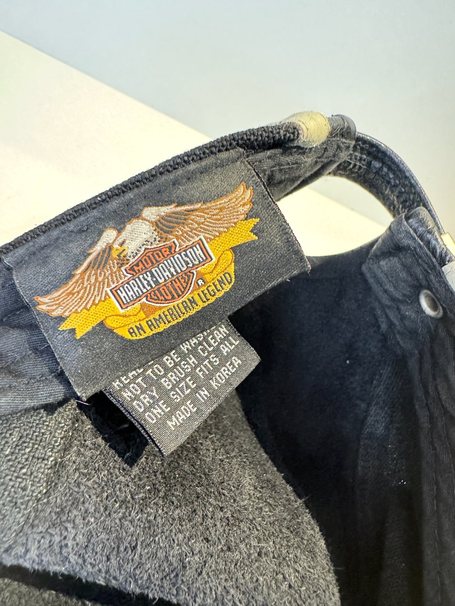 VINTAGE 90s HARLEY DAVIDSON GENUINE LEATHER MOTORCYCLE 3 PANEL STRAPBACK CAP HAT