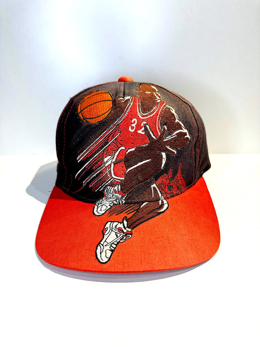 VINTAGE 90s BASKETBALL PLAYER "AOP" SNAPBACK CAP HAT