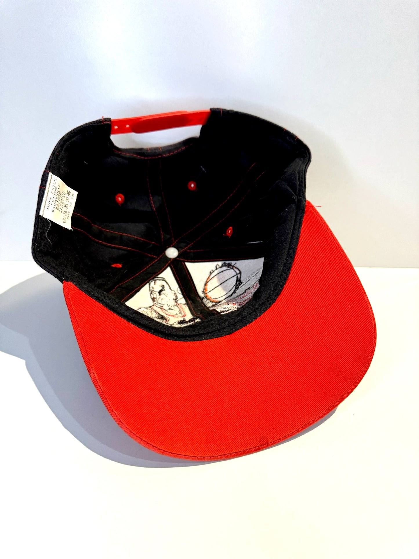 VINTAGE 90s BASKETBALL PLAYER "AOP" SNAPBACK CAP HAT