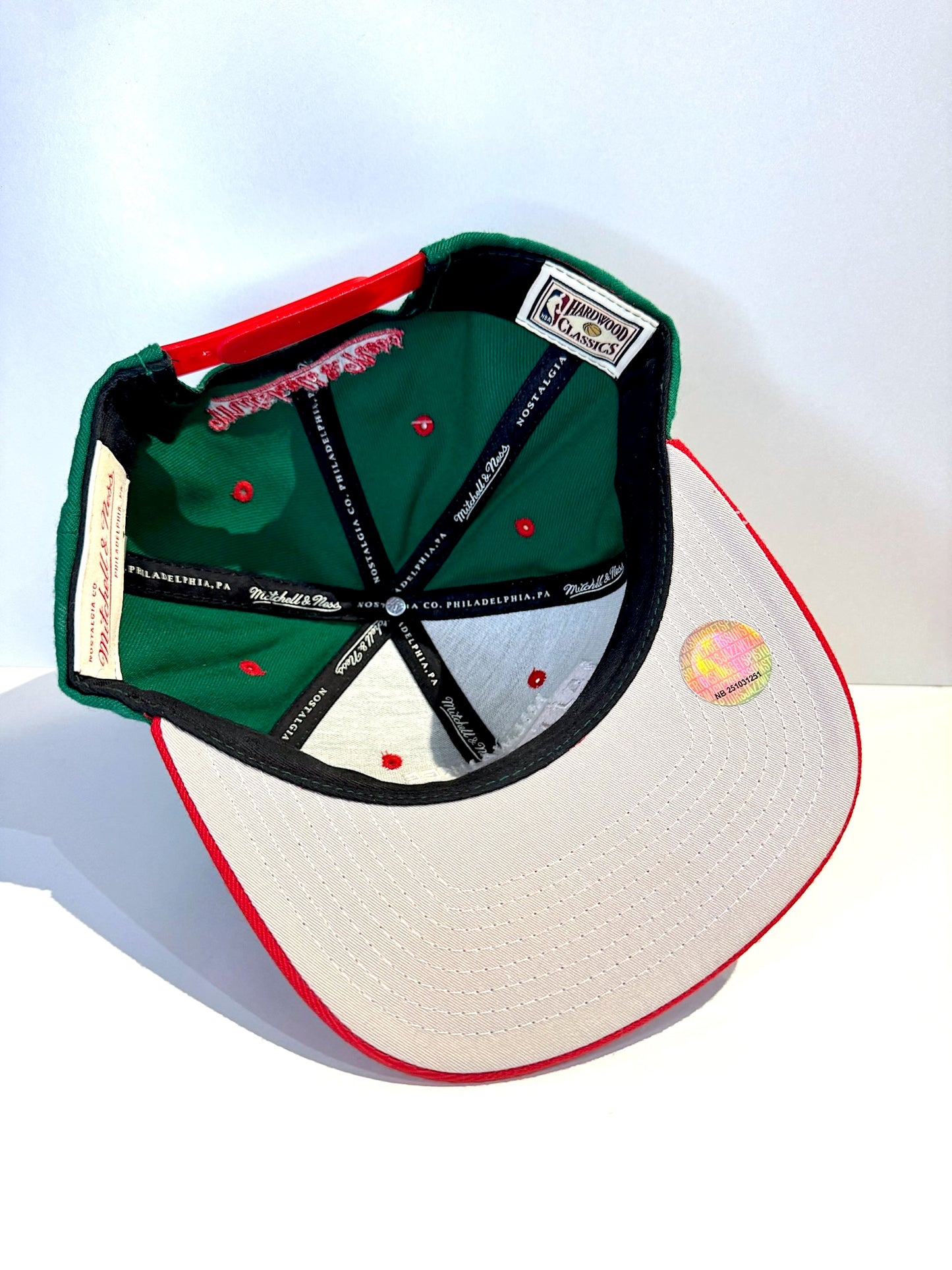 MILWAUKEE BUCKS MITCHELL & NESS SNAPBACK CAP HAT