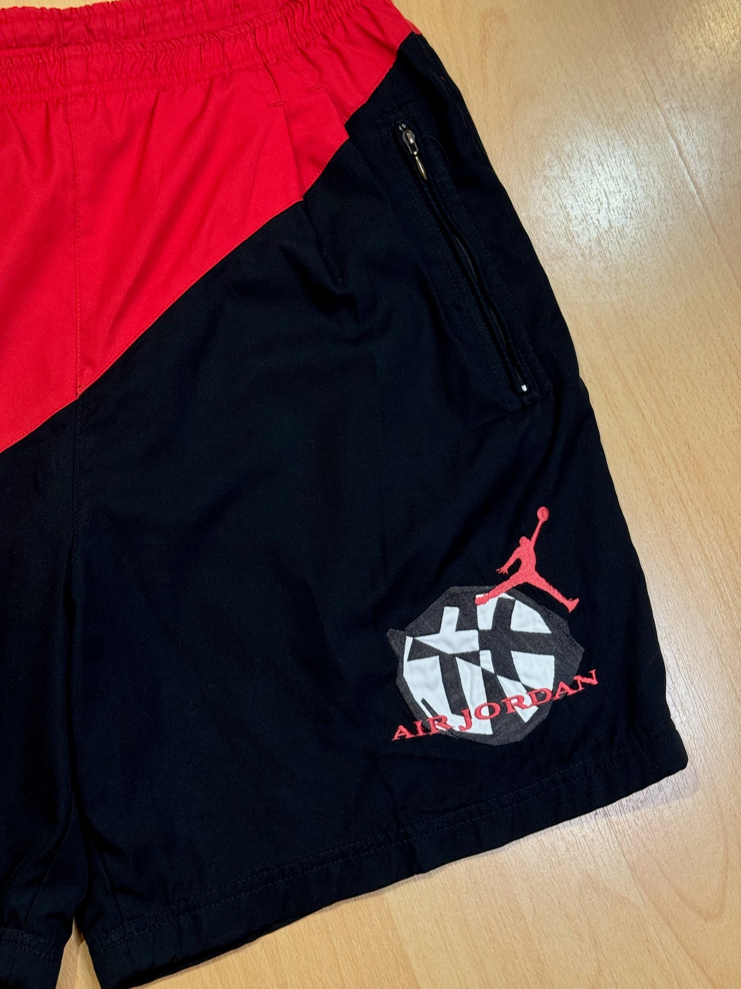 VINTAGE 90s NIKE AIR JORDAN BASKETBALL SHORTS SZ: M