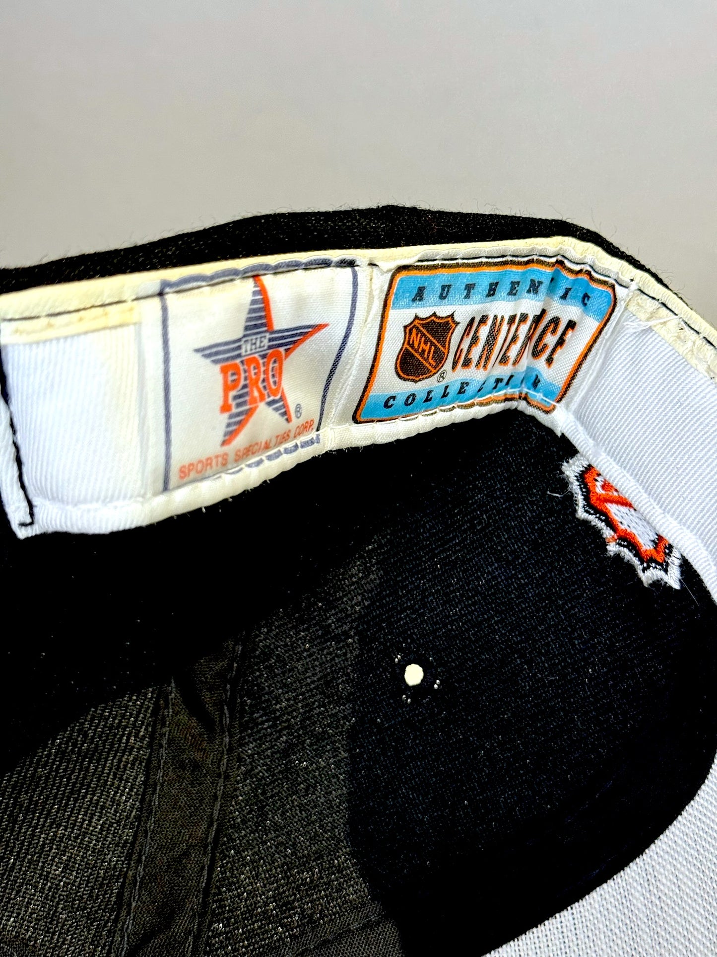 VINTAGE 90s TAMPA BAY LIGHTNING SPORTS SPECIALTIES "SCRIPT / WOOL" SNAPBACK CAP HAT