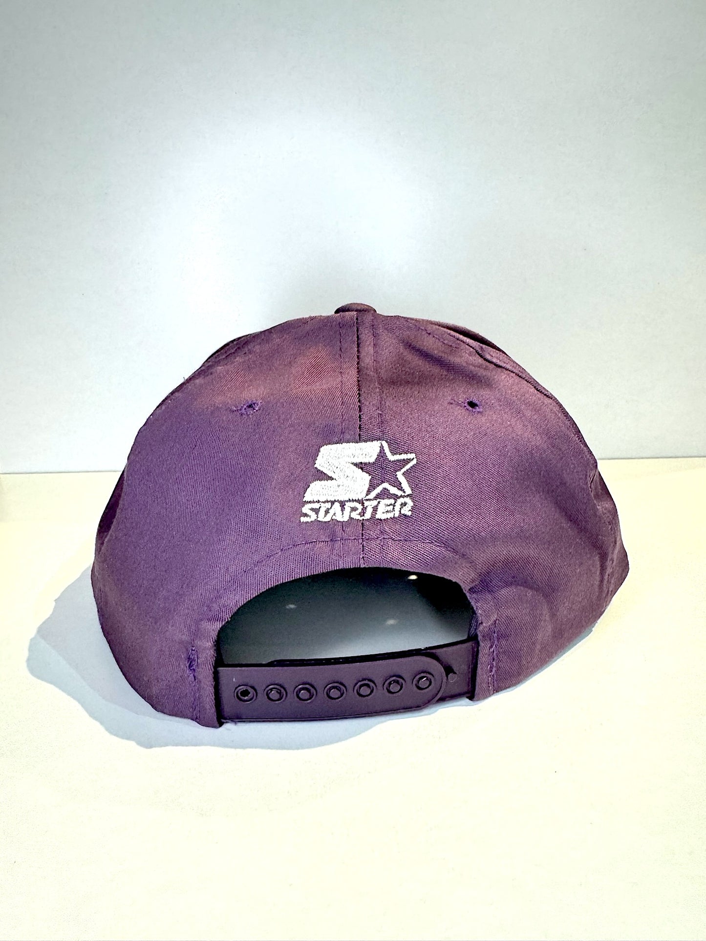 VINTAGE 90s MIGHTY DUCKS "SCRIPT" STARTER SNAPBACK CAP HAT