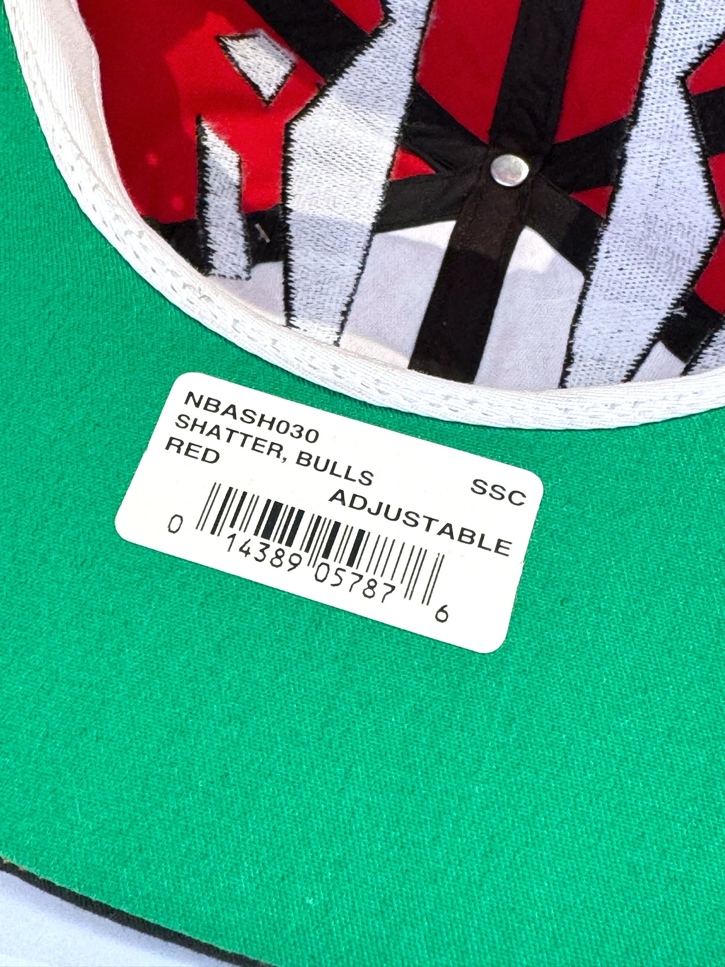 "DS" VINTAGE 90s CHICAGO BULLS SPORTS SPECIALTIES "SHATTER" SNAPBACK HAT