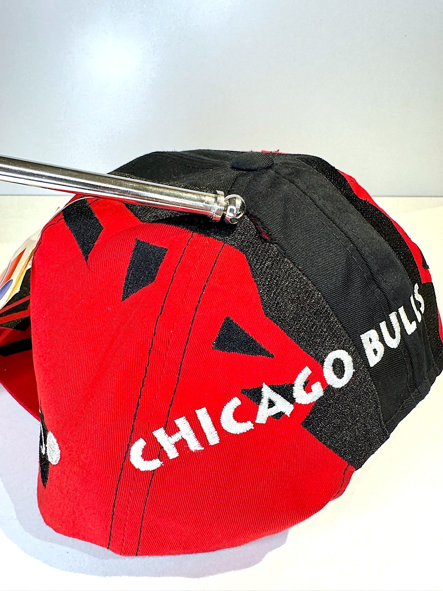 "DS" VINTAGE 90s CHICAGO BULLS SPORTS SPECIALTIES "SHATTER" SNAPBACK HAT