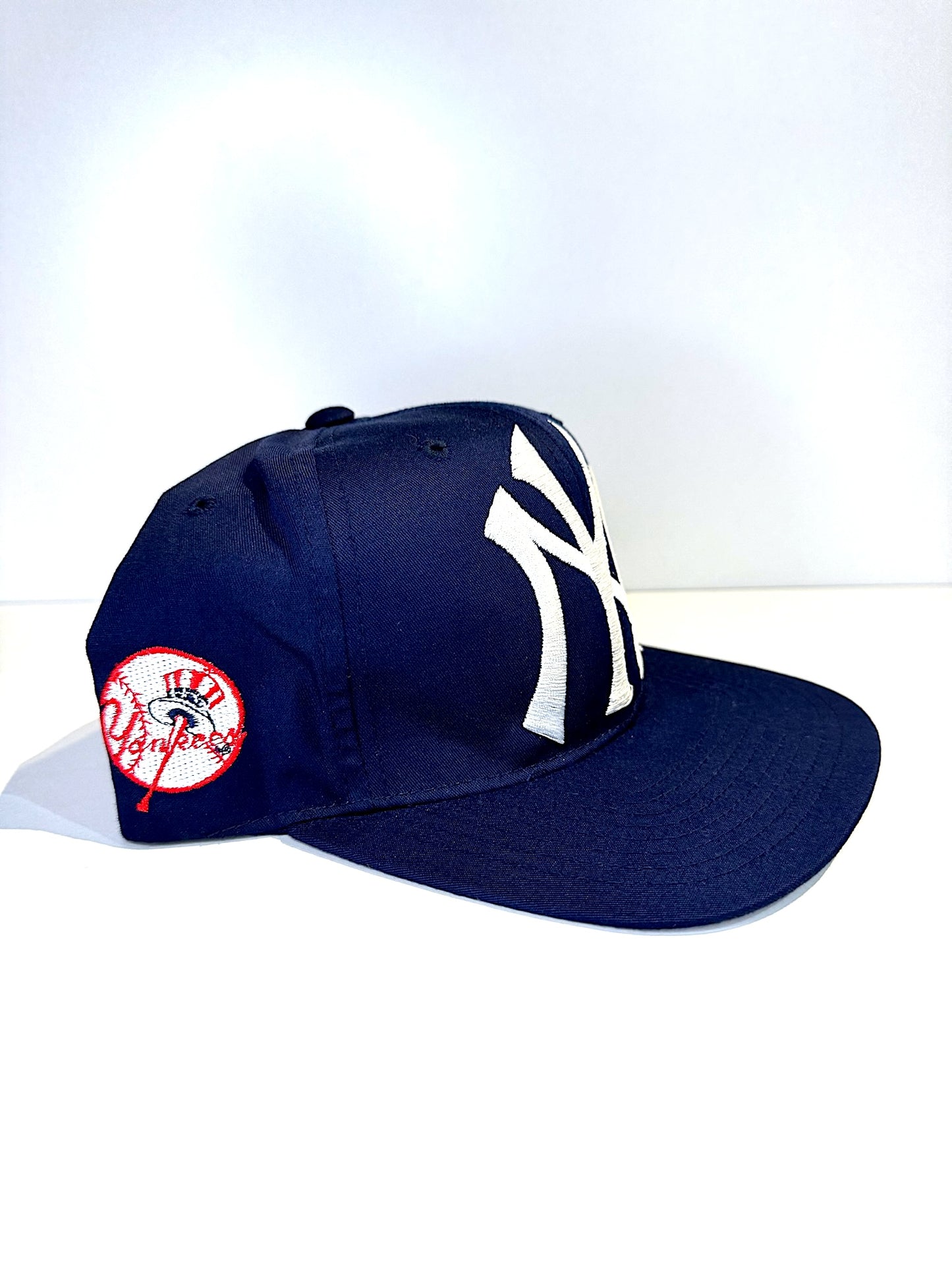 VINTAGE 90s NEW YORK YANKEES "BIG LOGO" SNAPBACK CAP HAT