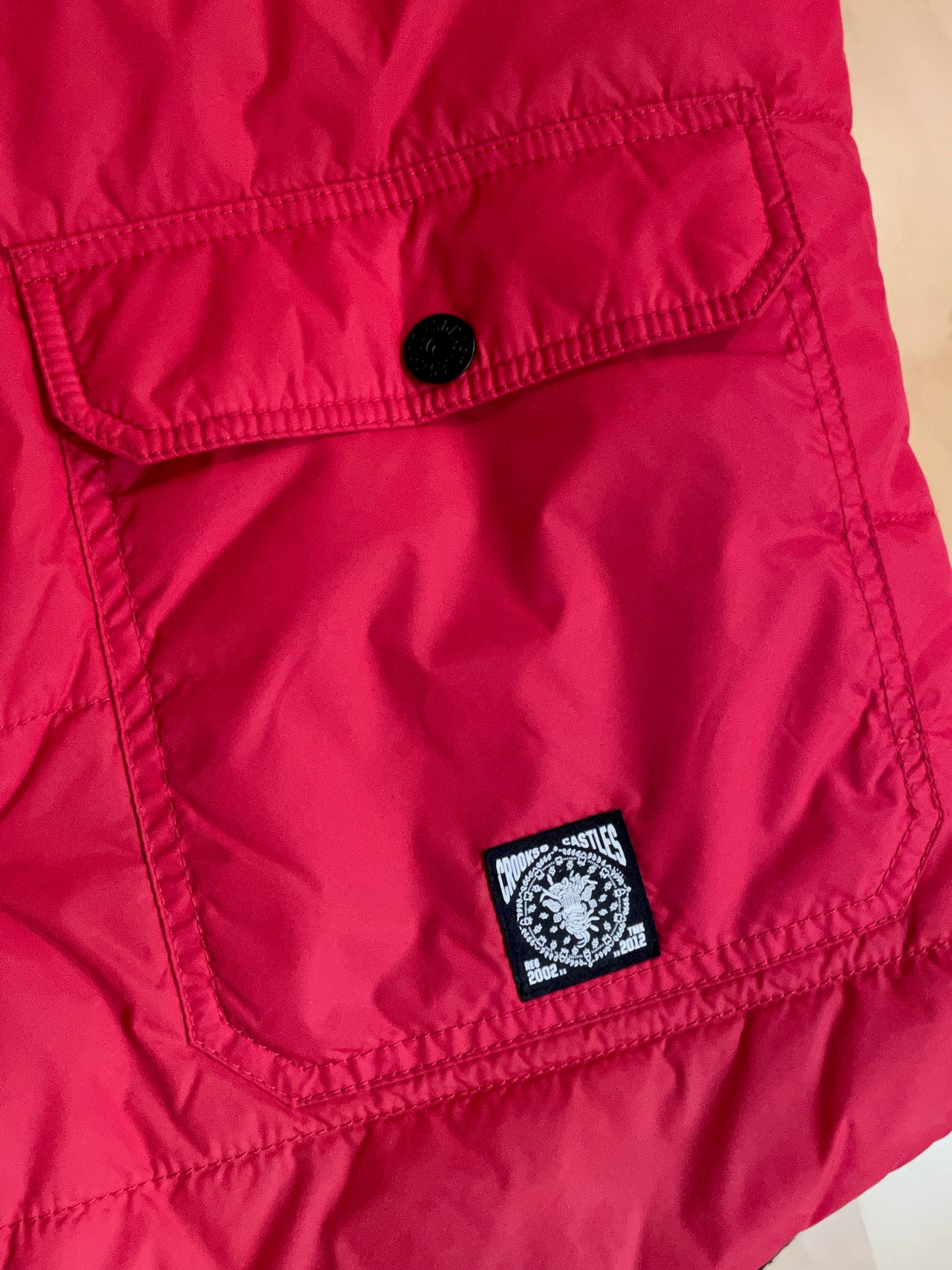 CROOKS & CASTLE REVERSIBLE BUTTON PUFFER VEST  SZ: M