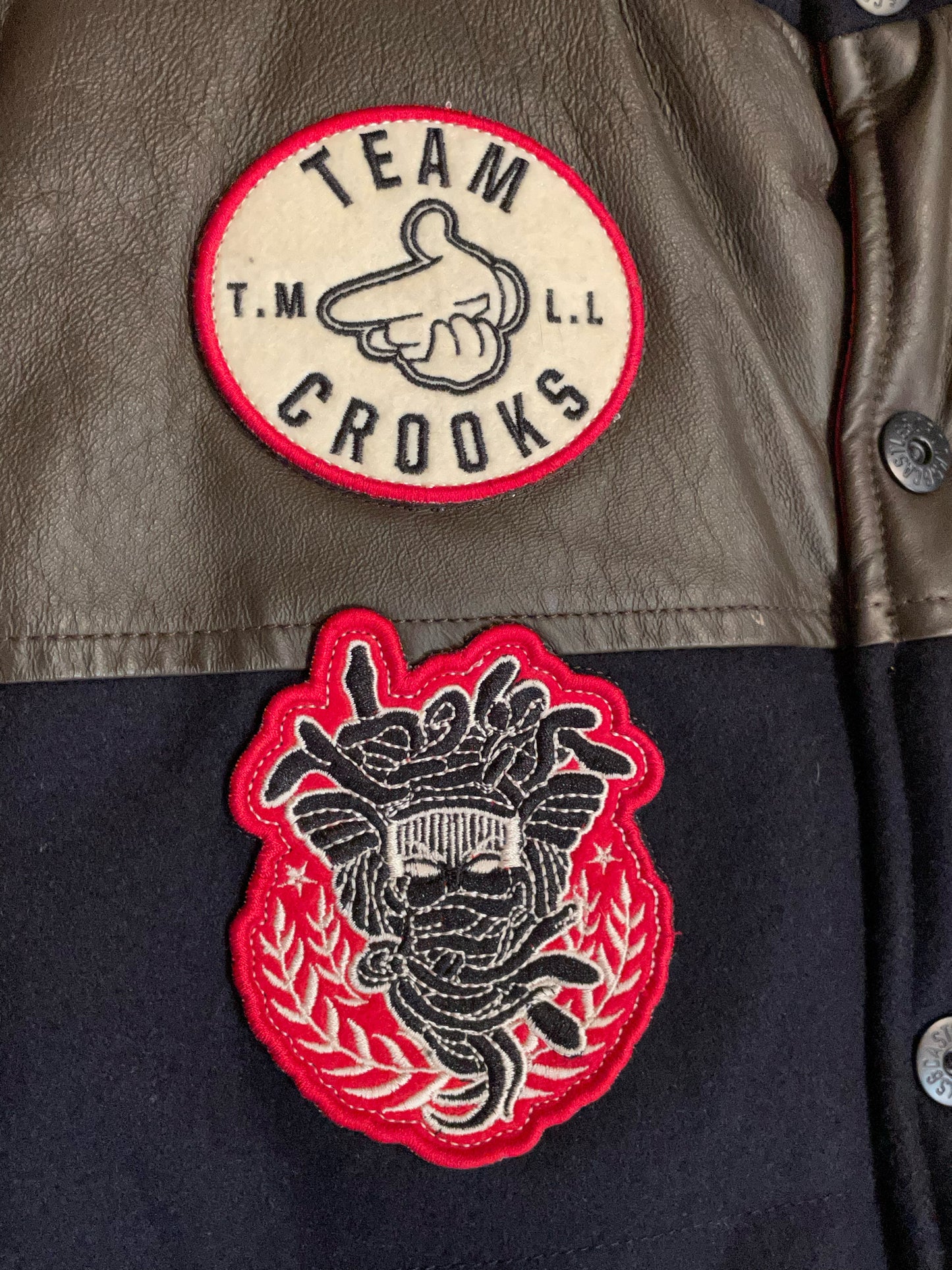 CROOKS & CASTLE REVERSIBLE BUTTON PUFFER VEST  SZ: M