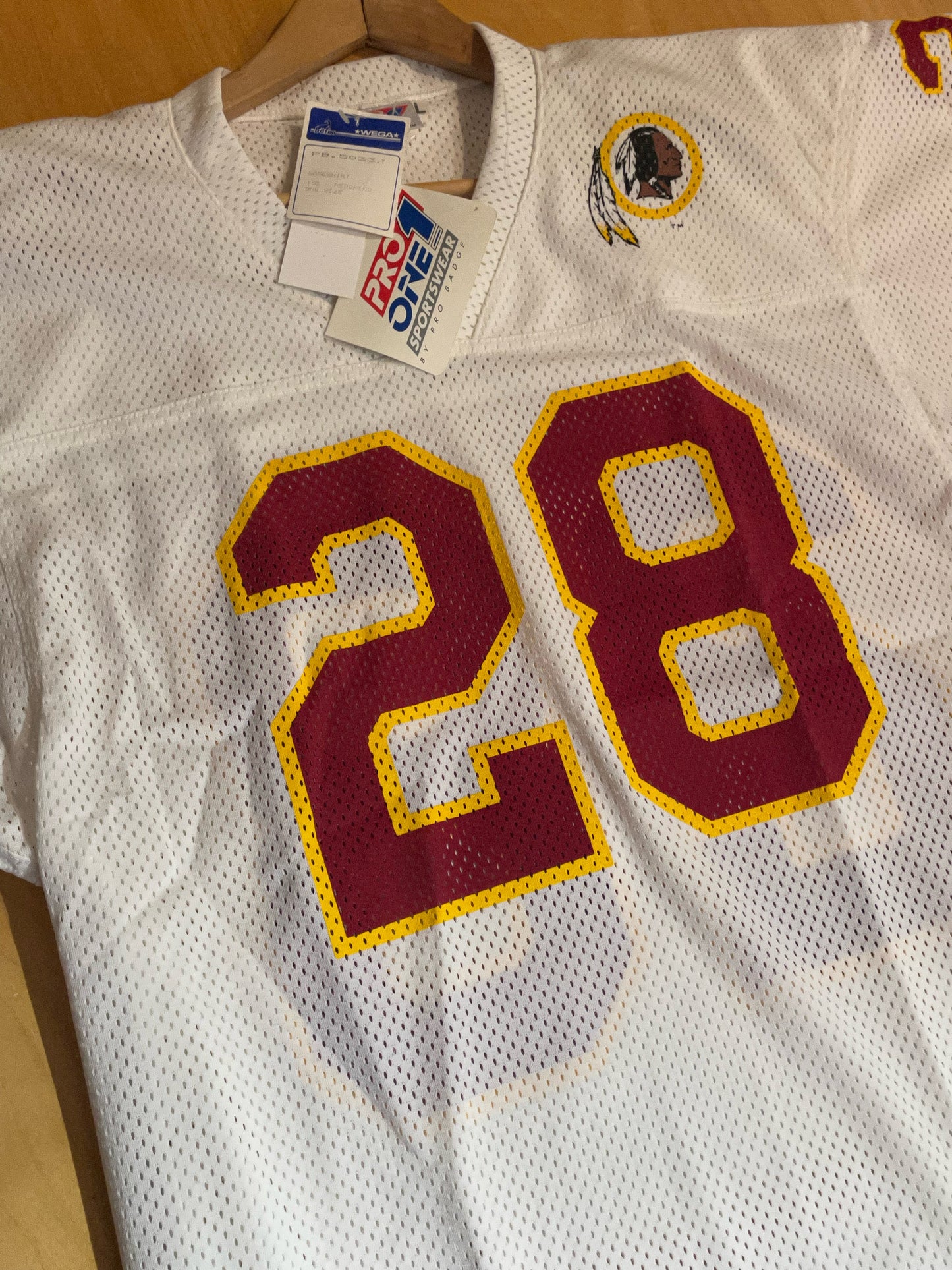"DS" VINTAGE 90s PRO ONE WASHINGTON REDSKINS "28" NFL JERSEY  SZ: L