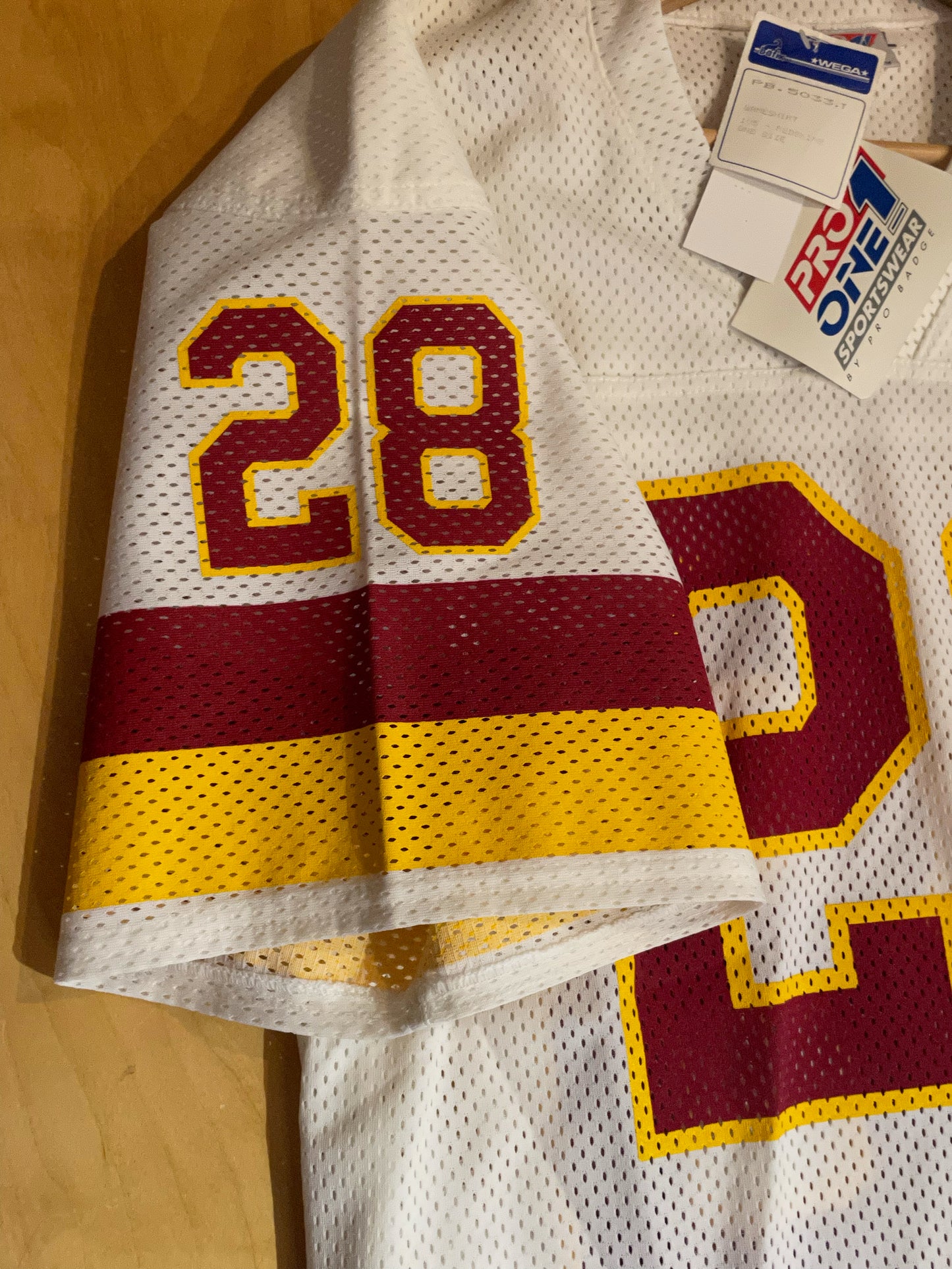 "DS" VINTAGE 90s PRO ONE WASHINGTON REDSKINS "28" NFL JERSEY  SZ: L