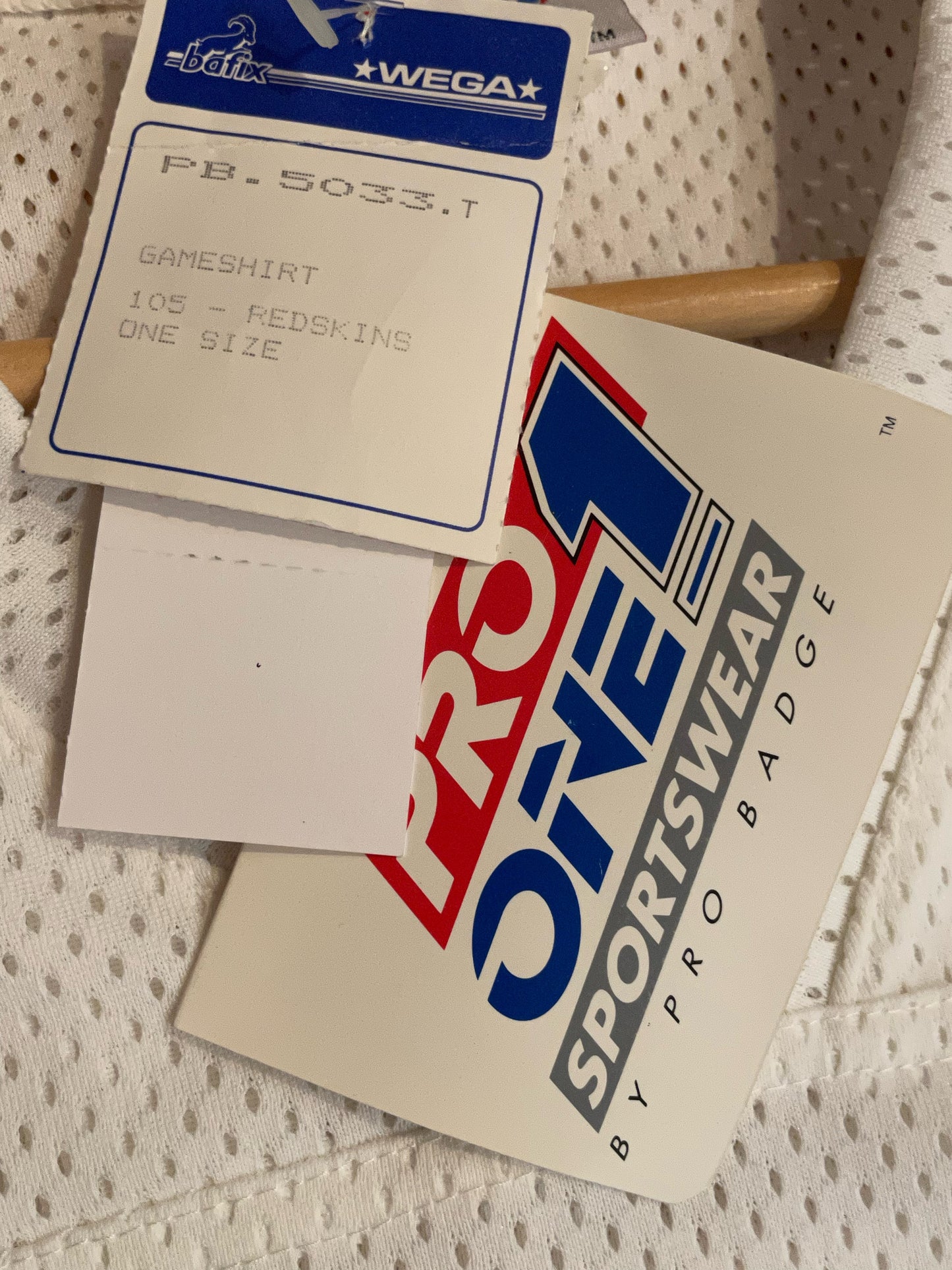 "DS" VINTAGE 90s PRO ONE WASHINGTON REDSKINS "28" NFL JERSEY  SZ: L