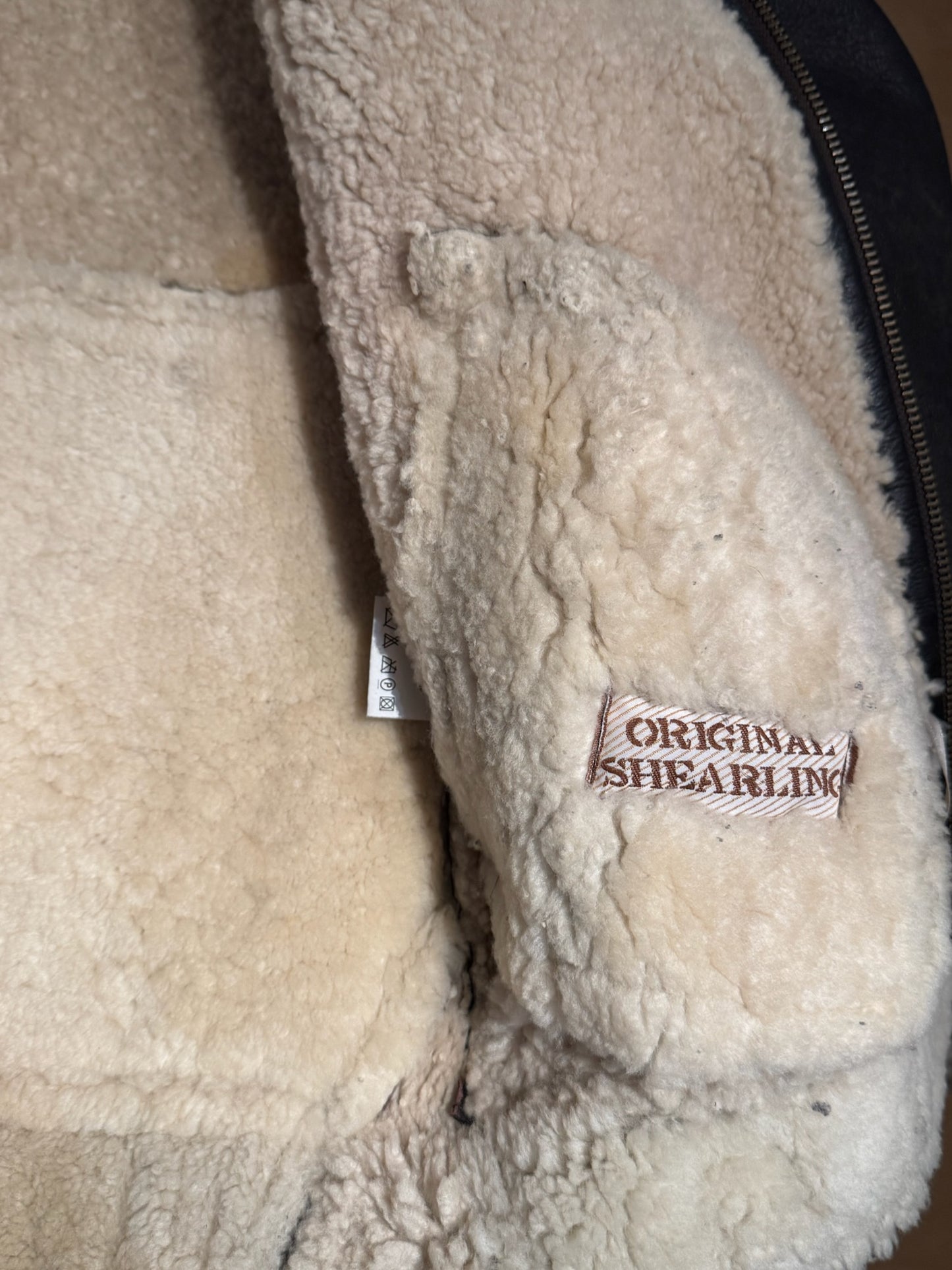VINTAGE ORIGINAL SHEARLING BOMBARDIER SHEEPSKIN JACKET SZ: 50